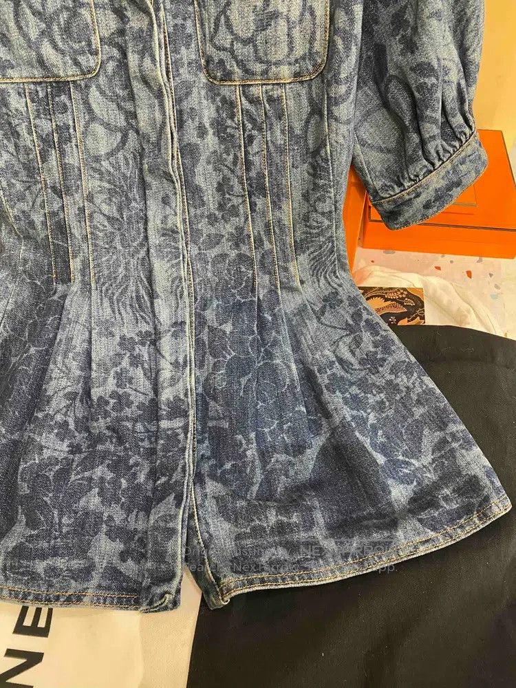 Chanel Chanel 16-year-old blue denim printed jacket Size XXS / US 00 / IT 34 - 4 Thumbnail