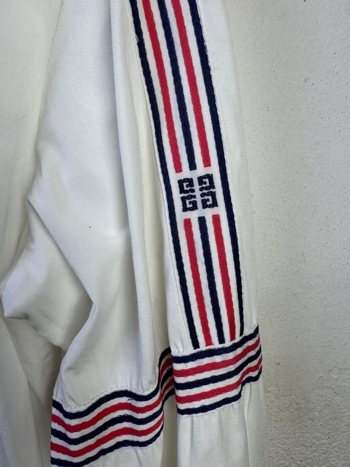 Givenchy Vintage Givenchy Paris Sweater Jacket Size US M / EU 48-50 / 2 - 5 Thumbnail