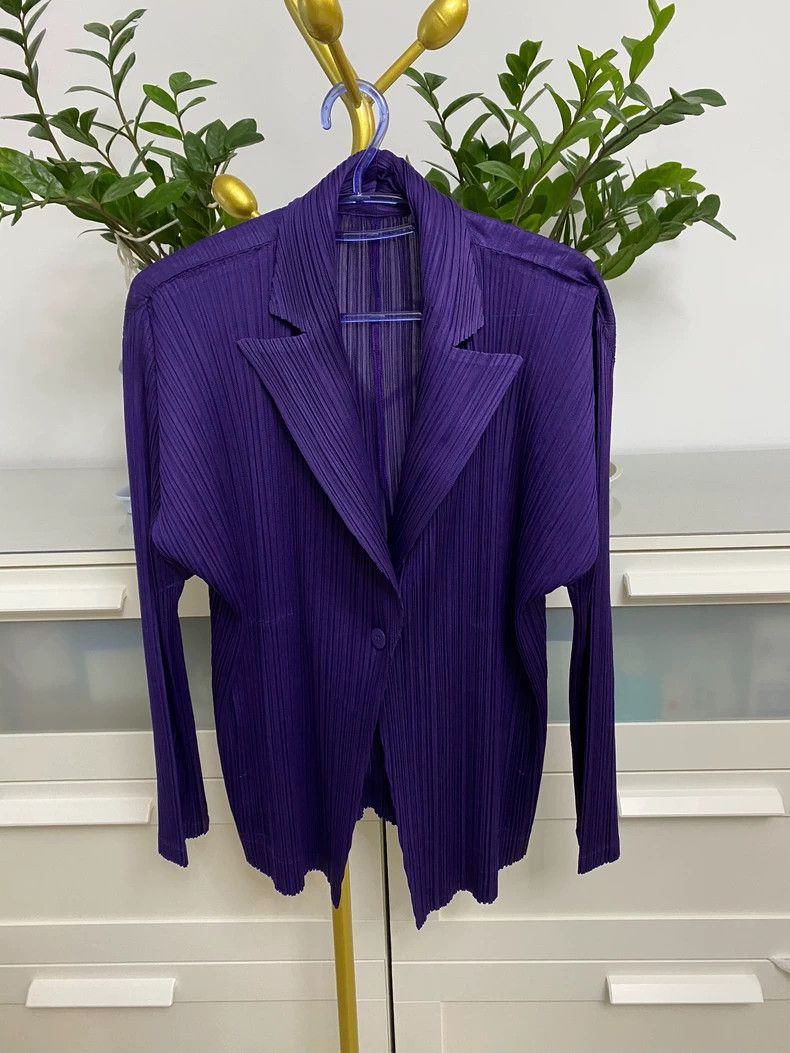 Issey Miyake Issey Miyake size:3 A deep purple pleated cardigan Size S / US 4 / IT 40 - 1 Thumbnail