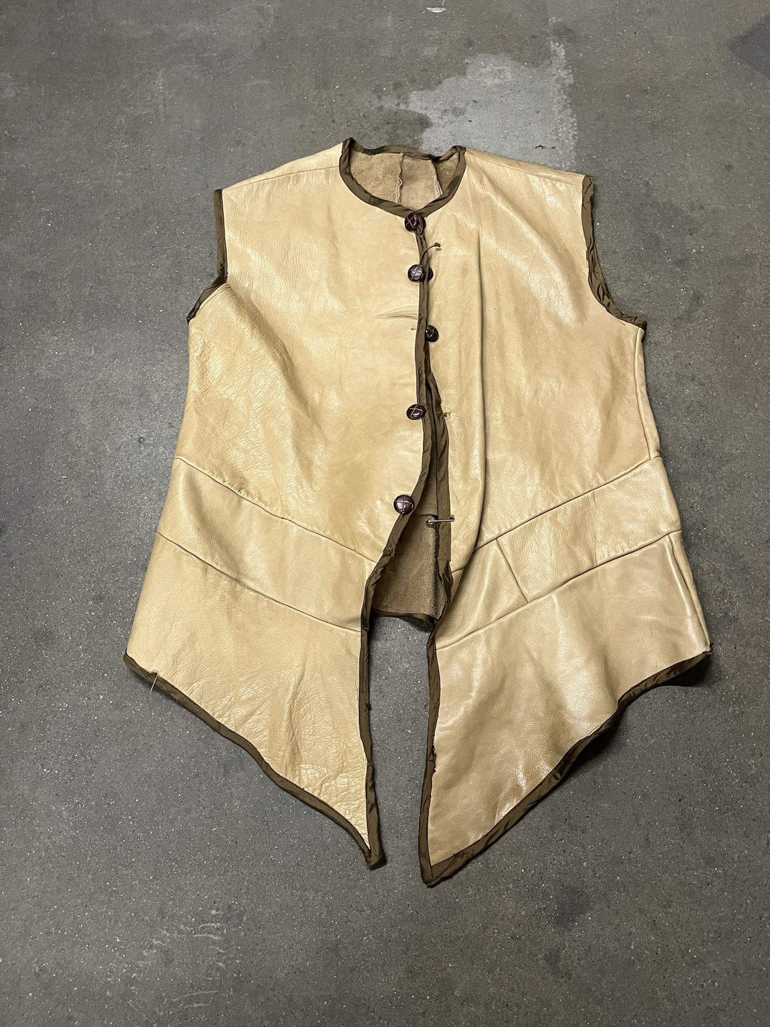 Leather × Vintage Vintage 1940s//1950s Hand Made Leather Vest Size M Size US M / EU 48-50 / 2 - 1 Thumbnail