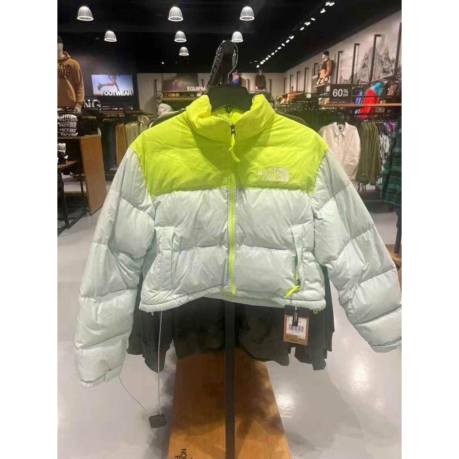 The North Face NEW The North Face Nuptse Short Crop 700Down Jacket Coat Size L / US 10 / IT 46 - 1 Thumbnail