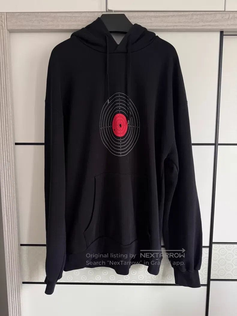 Vetements VETEMENTS Target Heart Bullet Hole Sweatshirt Size US S / EU 44-46 / 1 - 1 Thumbnail