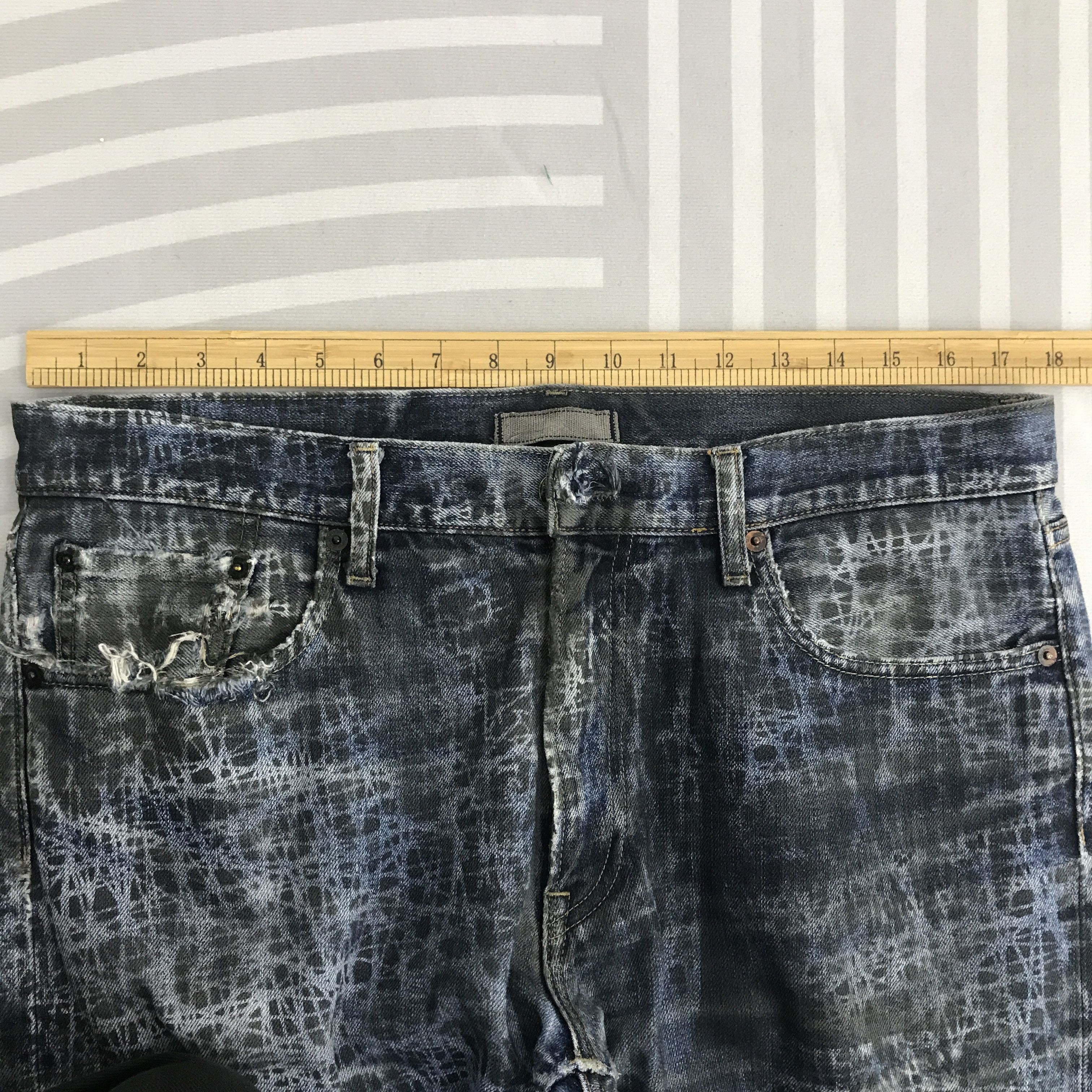 Japanese Brand × Jun Takahashi × Uniqlo Vintage Japan x Uniqlo punk style design Denim pants Size US 35 - 4 Thumbnail