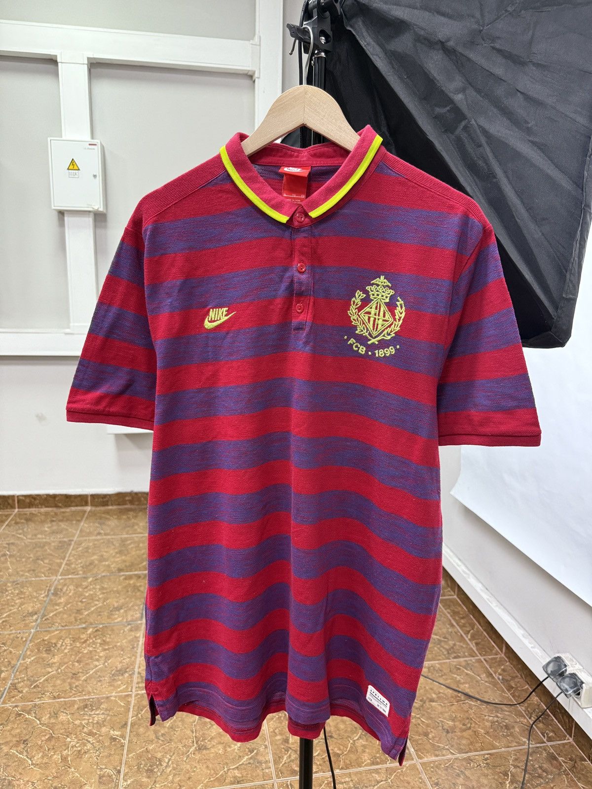 Nike 🇪🇸 Vintage Y2K Nike F. C. Barcelona Soccer Polo T-Shirt Rare Size US XL / EU 56 / 4 - 1 Thumbnail