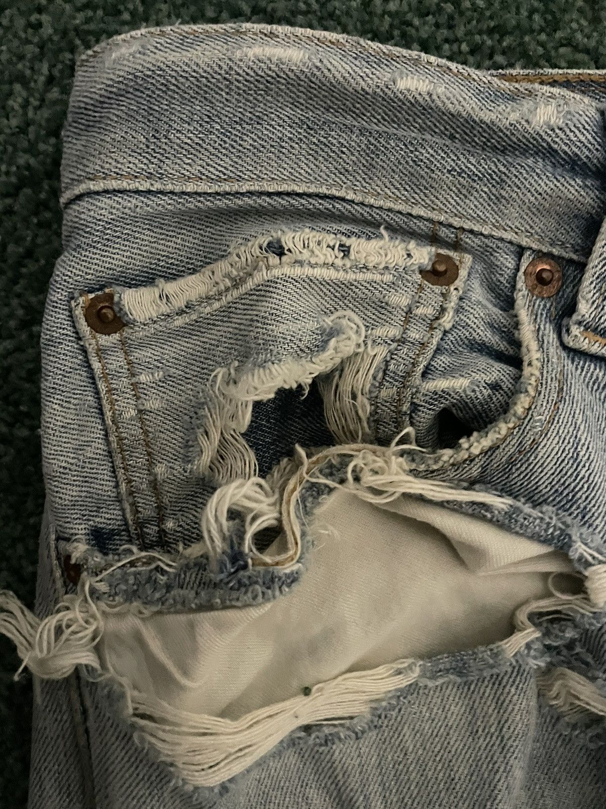 Levi's × Vintage 🔥 Vintage Levi’s 501 🔥 light blue fade Size US 32 / EU 48 - 4 Thumbnail