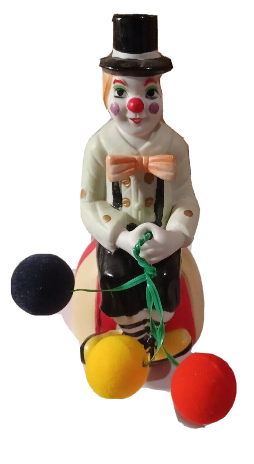 Other Vintage Deville Ceramic Clown Holding Balloons Collectible Size ONE SIZE - 1 Thumbnail