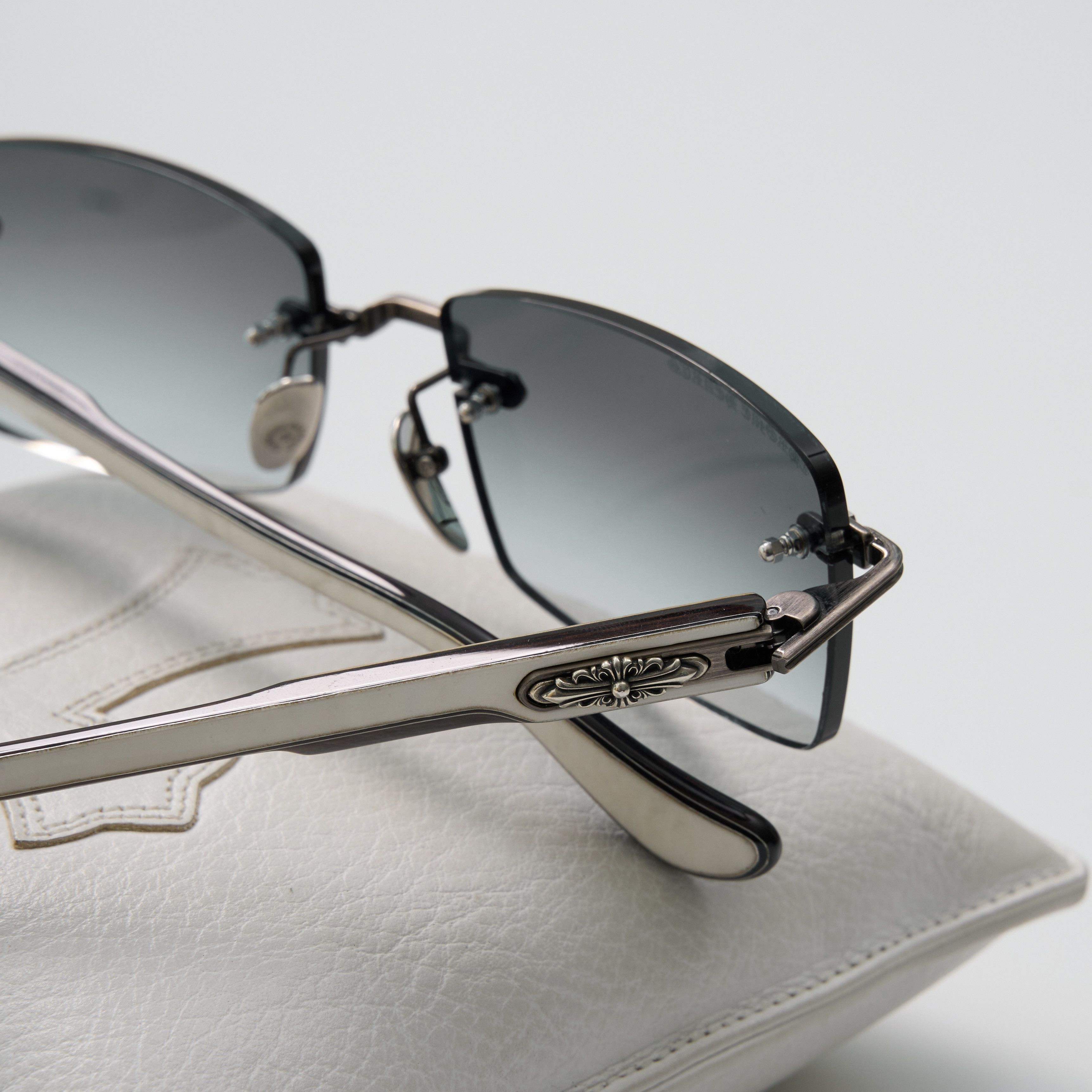 Chrome Hearts CHROME HEARTS DEEP II ANTIQUE SILVER WHITE EBONY WOOD BLUE Size ONE SIZE - 10 Thumbnail