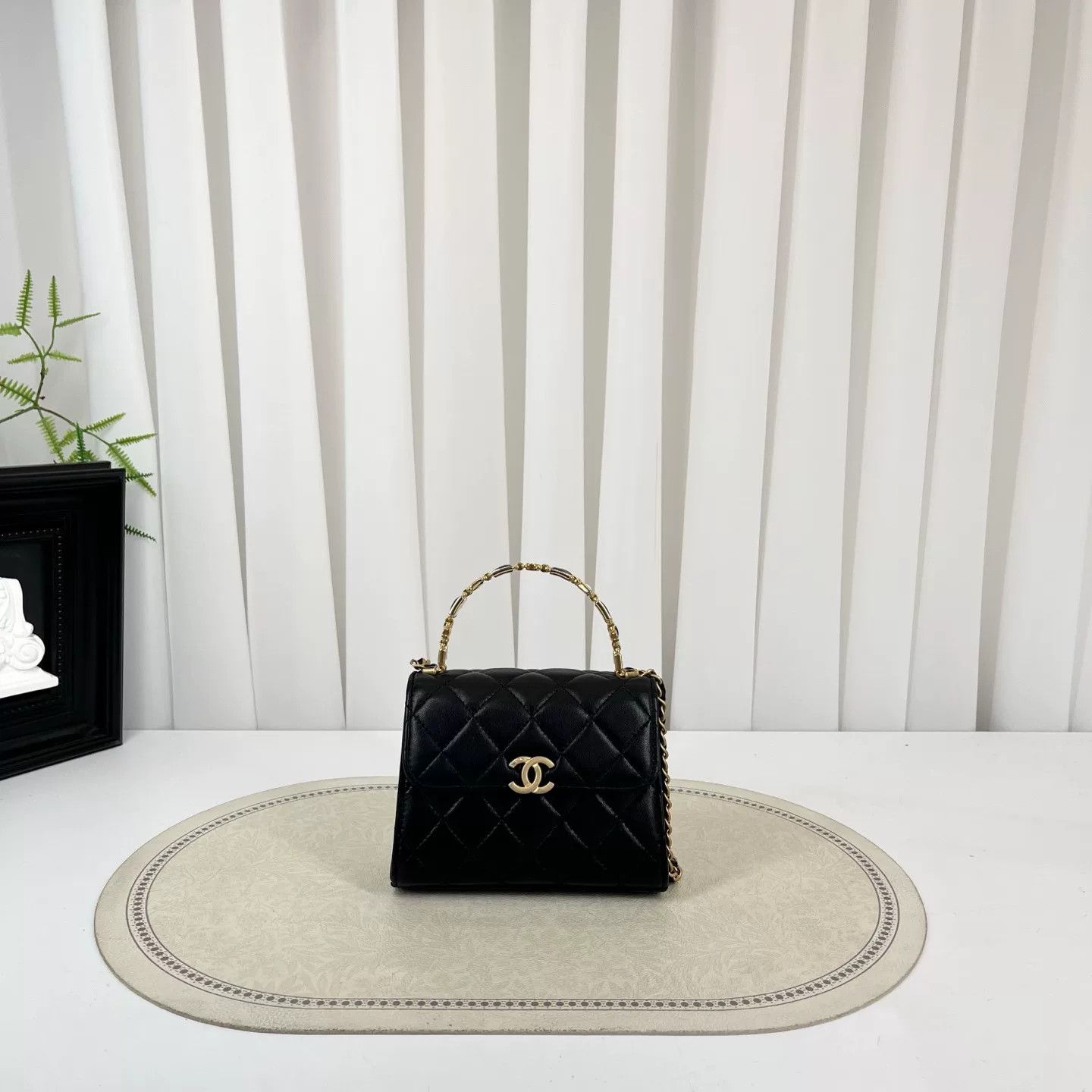 Chanel Pre-loved Bag Very good condition Size ONE SIZE - 1 Thumbnail