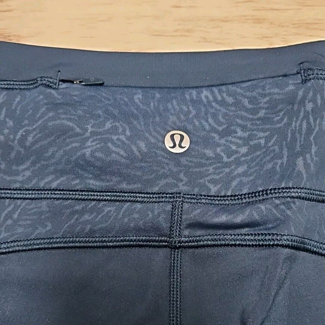 Lululemon Lululemon Cold Pacer Hi Rise Tights Womens 4 Night Diver Noc Size 27" / US 4 / IT 40 - 9 Thumbnail