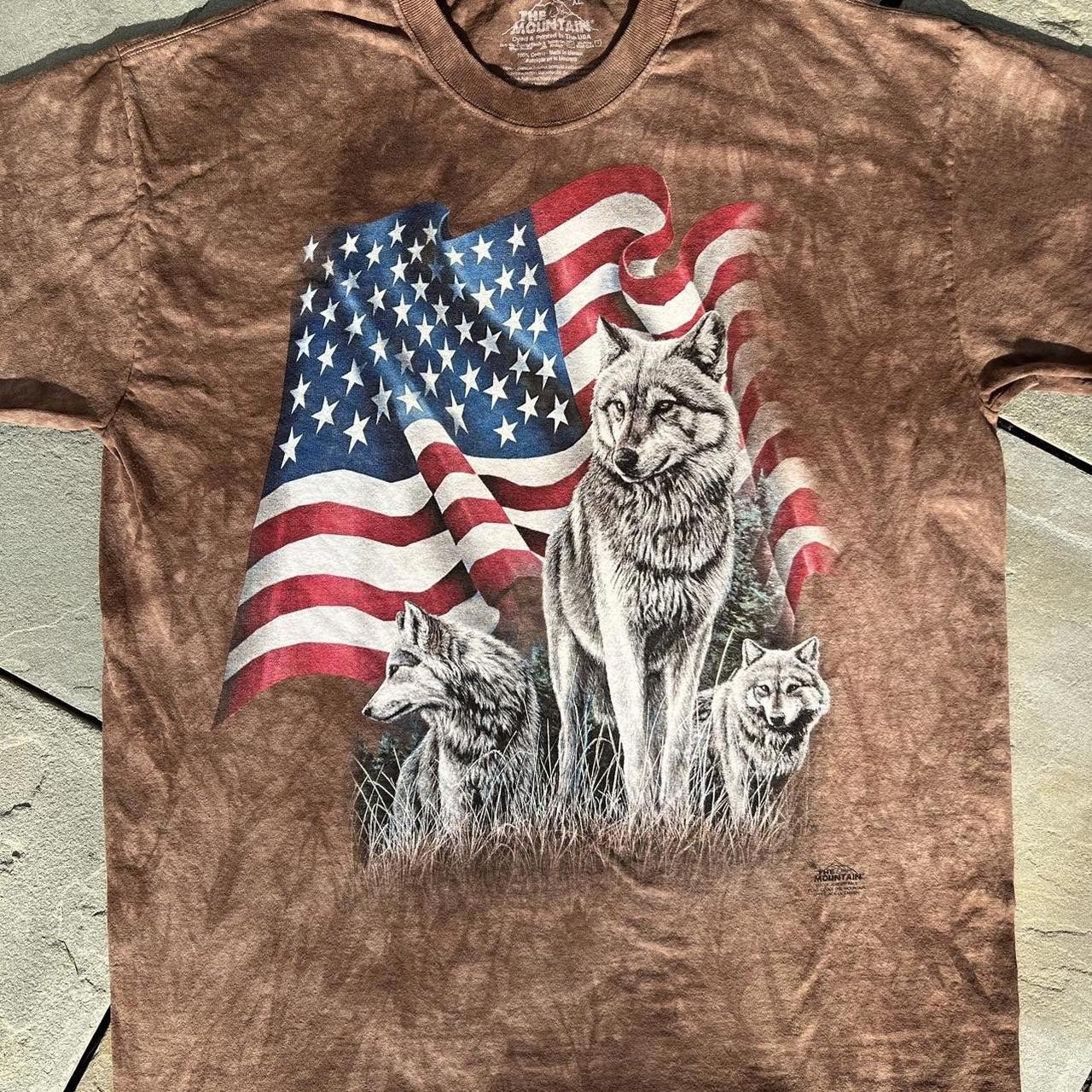 The Mountain American Flag Wolf Brown Dye T-Shirt Size US XL / EU 56 / 4 - 4 Thumbnail