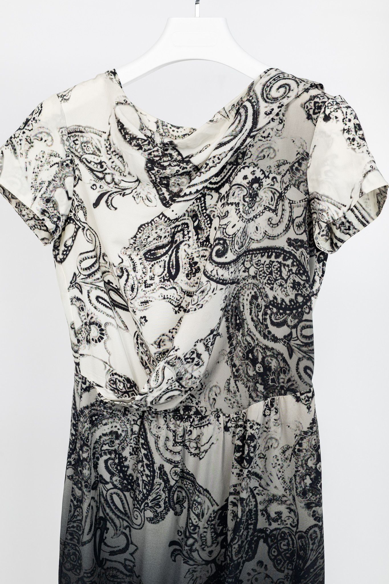 Etro Etro White & Black Ombre Paisley Silk-Crepe Dress Size M / US 6-8 / IT 42-44 - 3 Thumbnail