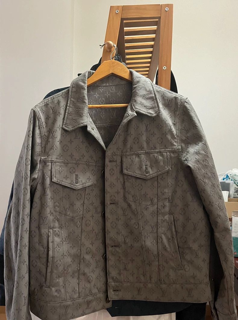 Louis Vuitton Louis Vuitton Grey denim jacket with presbyopic print jacke Size US M / EU 48-50 / 2 - 1 Thumbnail