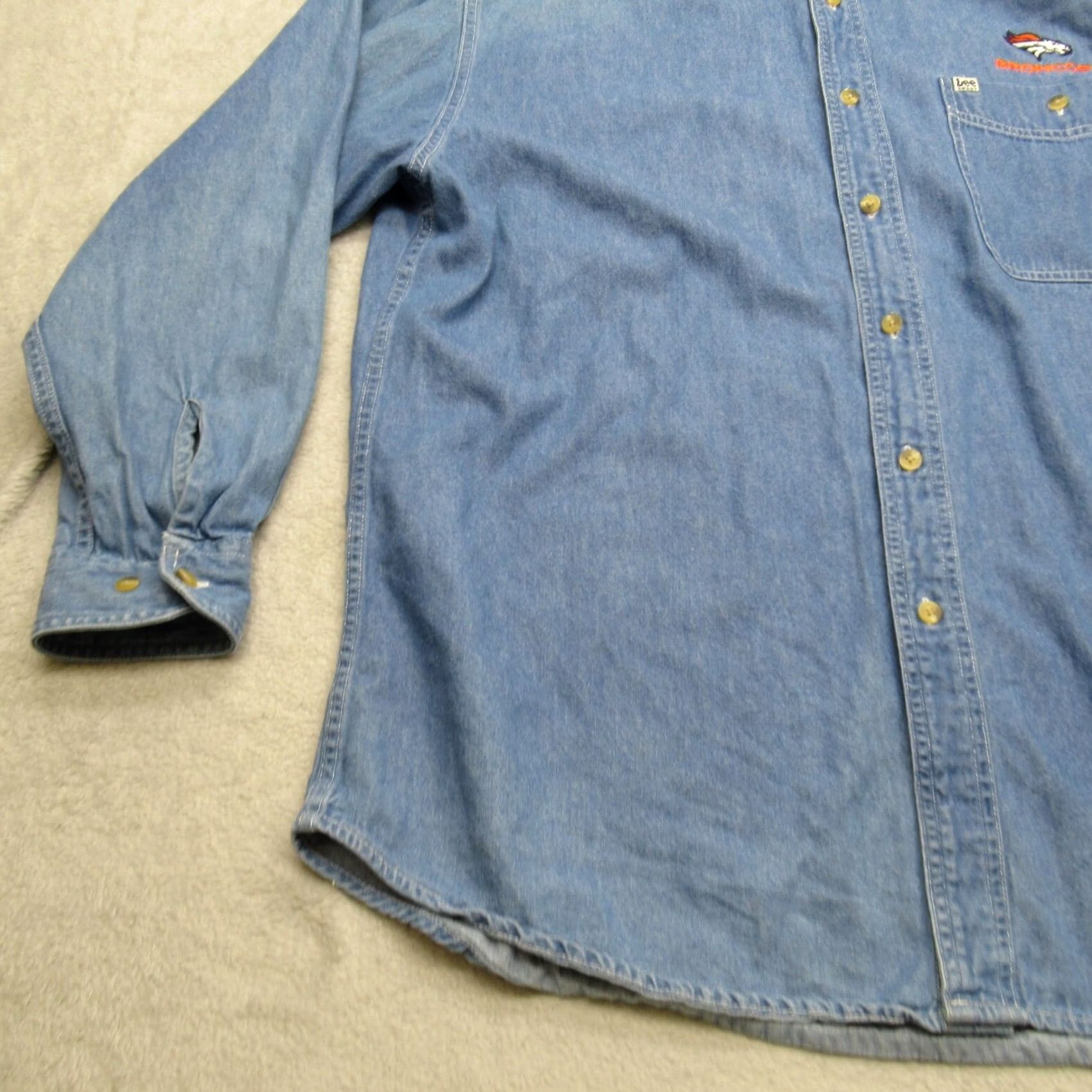 Lee VINTAGE Denver Broncos Shirt Men L Lee Blue Chambray Button Down Long Sleeve VTG 90s Size US L / EU 52-54 / 3 - 6 Thumbnail