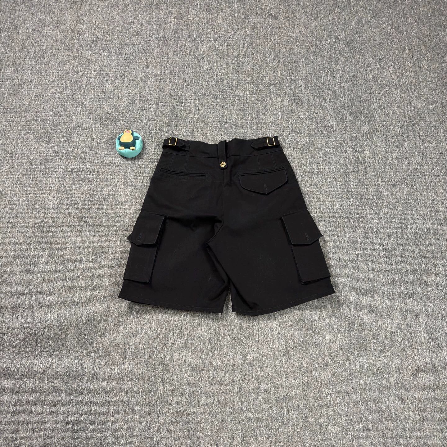 Louis Vuitton Louis Vuitton Pharrell Cargo Shorts Black 48 Like New Size US 32 / EU 48 - 2 Thumbnail