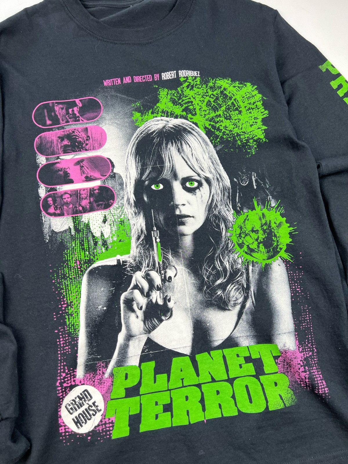 Vintage Planet Terror Tee longsleeve movie sexy girls nude women Size US M / EU 48-50 / 2 - 5 Thumbnail
