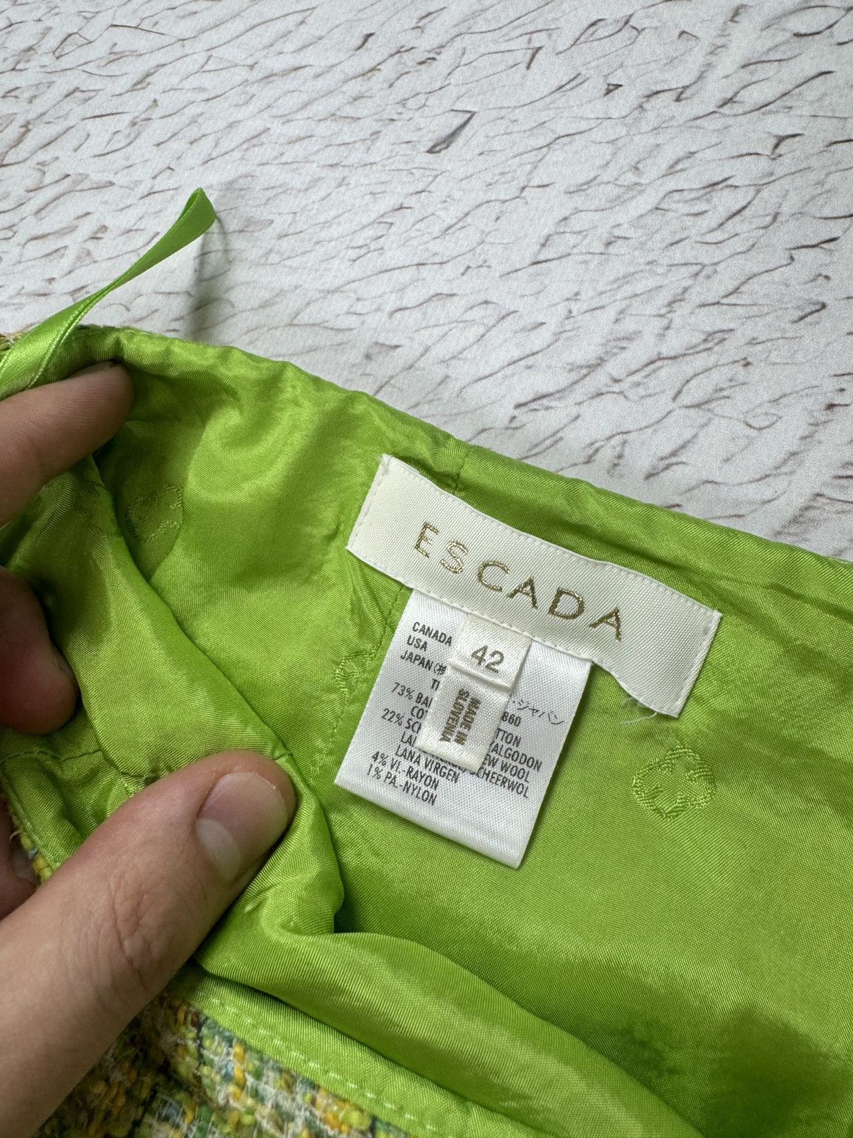 Escada ESCADA Haute Couture Green Fringe Tweed Pencil Skirt size 42 Size 32" / US 10 / IT 46 - 6 Thumbnail