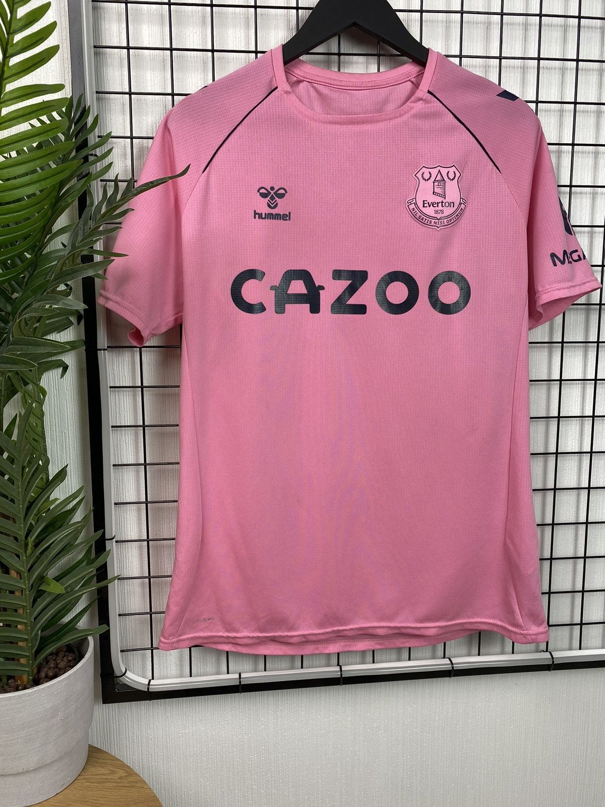 Other Everton soccer jersey 2020 2021 M pink Blokecore football Size US M / EU 48-50 / 2 - 3 Thumbnail