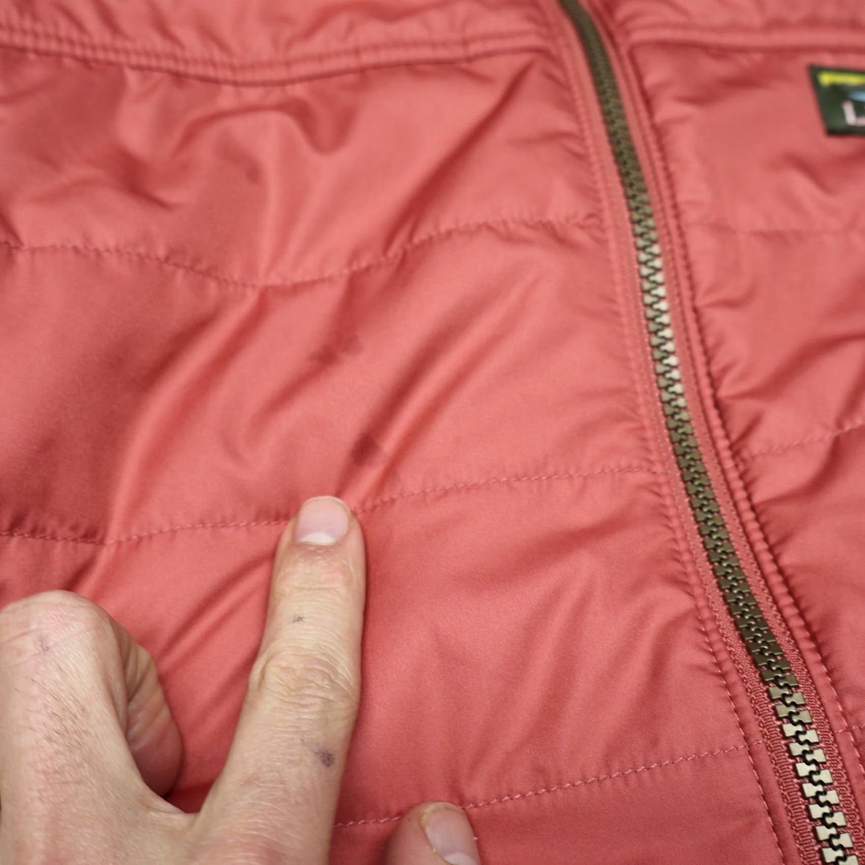 Vintage LL Bean Mountain Classic Puffer Vest Womens Medium Rose Light Insulated Pack Size M / US 6-8 / IT 42-44 - 2 Thumbnail