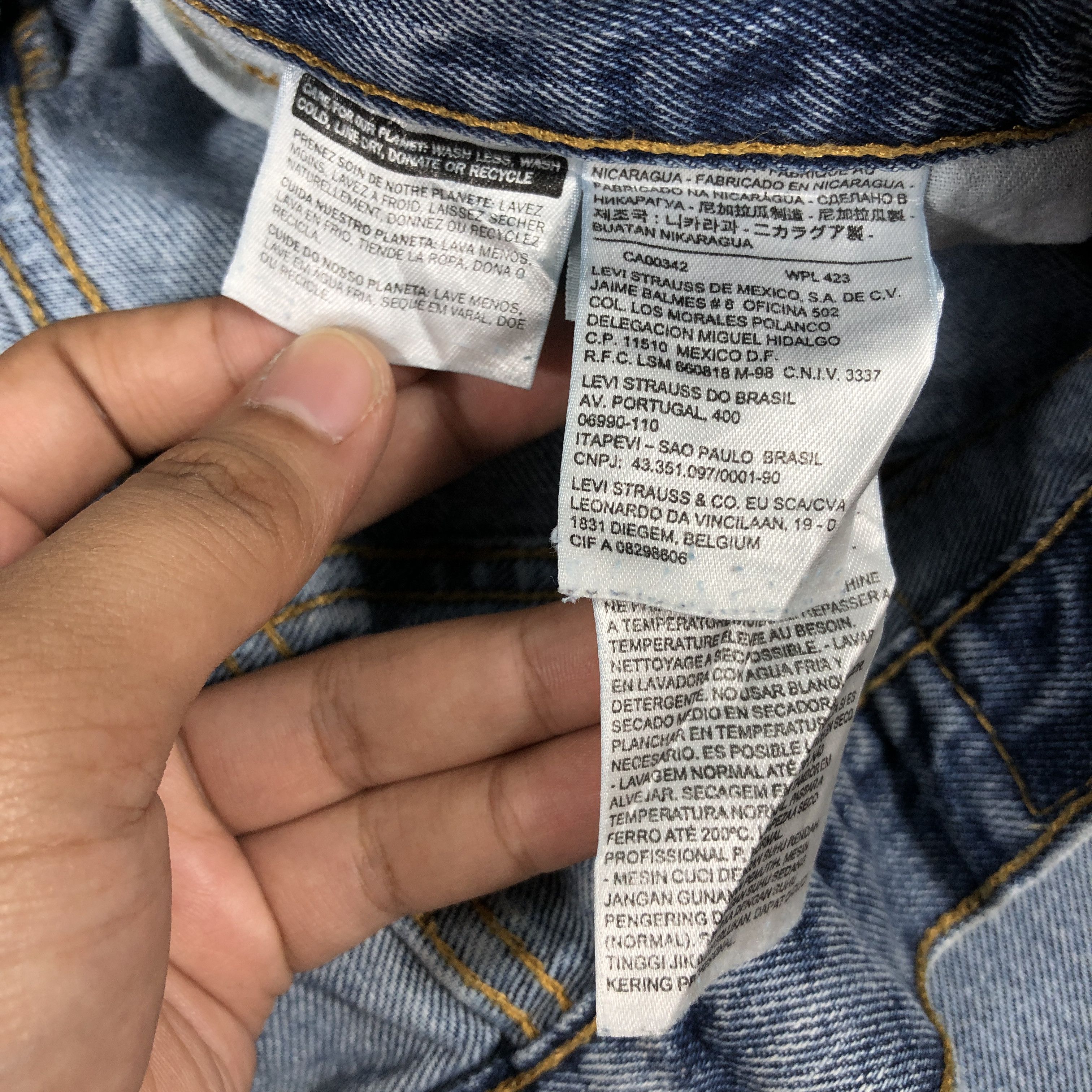 Levi's × Vintage Vintage Levis 550 Light Blue Wash Jeans L966 Size US 33 - 11 Thumbnail