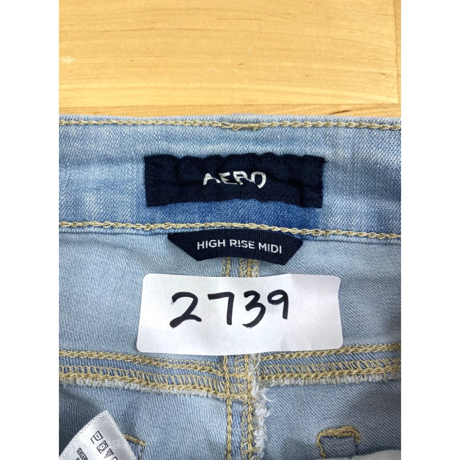 Aeropostale Aero High Rise Midi Light Wash Blue Denim Shorts Distress Women 0 Aeropostale Denim Shorts Regular Blue Distress 0 Womens Size 25" / US 0 / IT 36 - 3 Thumbnail