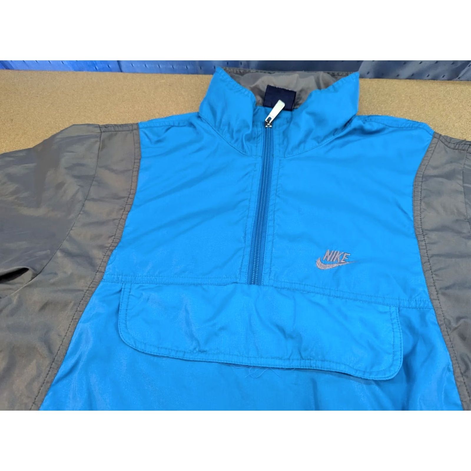 Nike VINTAGE Nike Oregon USA Windbreaker Jacket Mens XL Hooded Blue Gray 80s 90s Windbreaker Nike Outdoors Mens XL Red Gray Brown? Size US XL / EU 56 / 4 - 6 Thumbnail