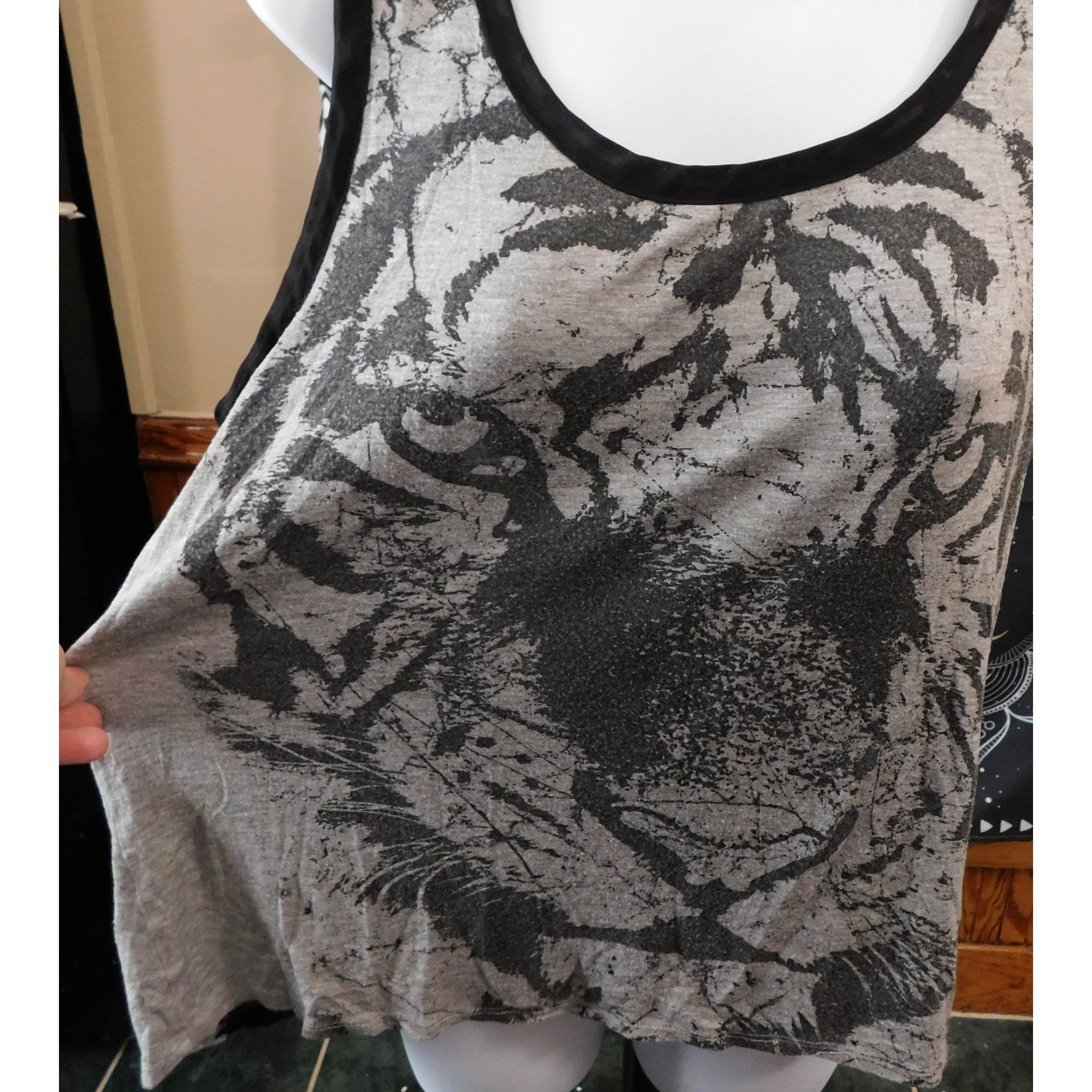 Other One Clothing Sheer Back Tiger Tank Top Size L / US 10 / IT 46 - 1 Thumbnail