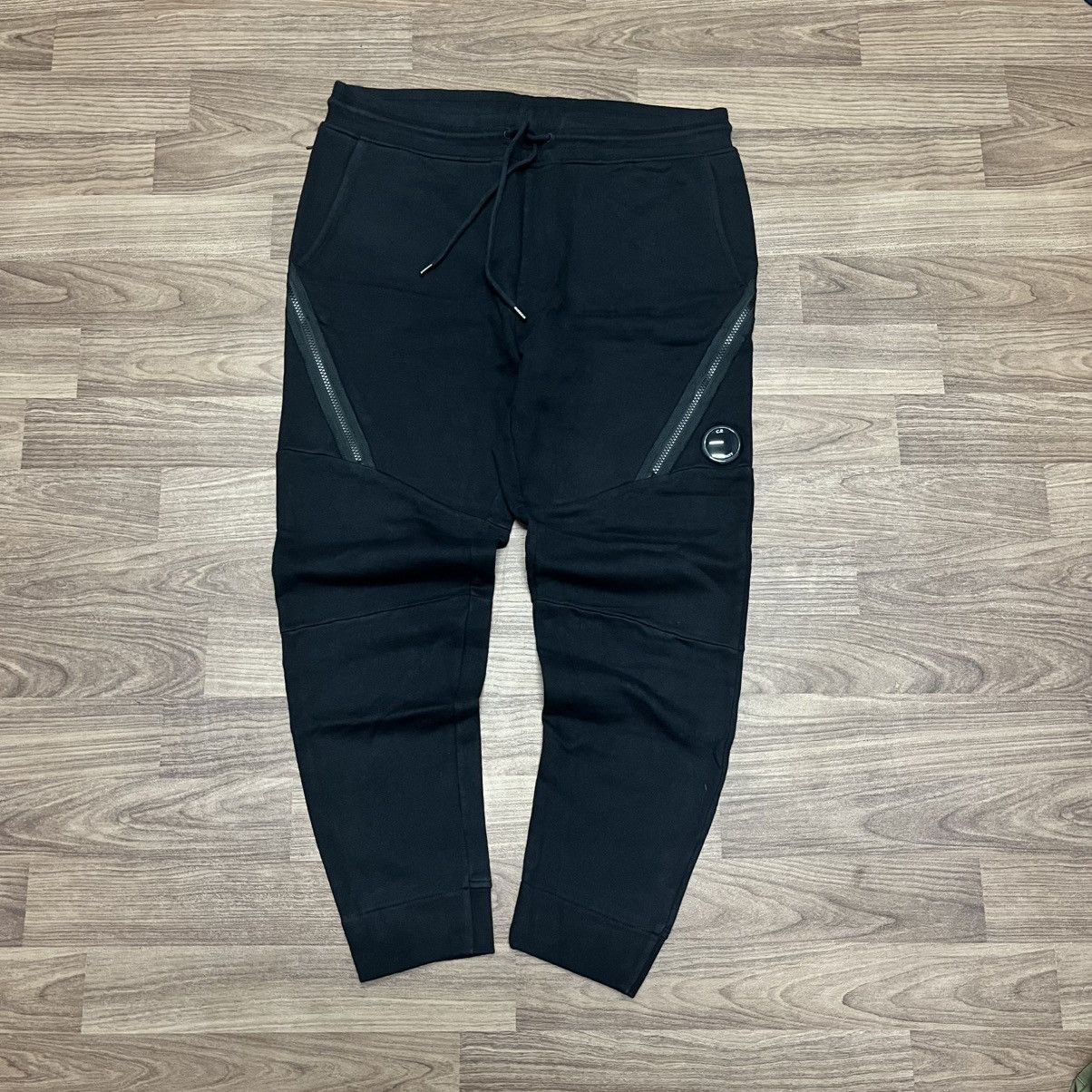 C.P. Company C.P Company Diagonal Raised Fleece Sweatpants Size US 32 / EU 48 - 2 Thumbnail