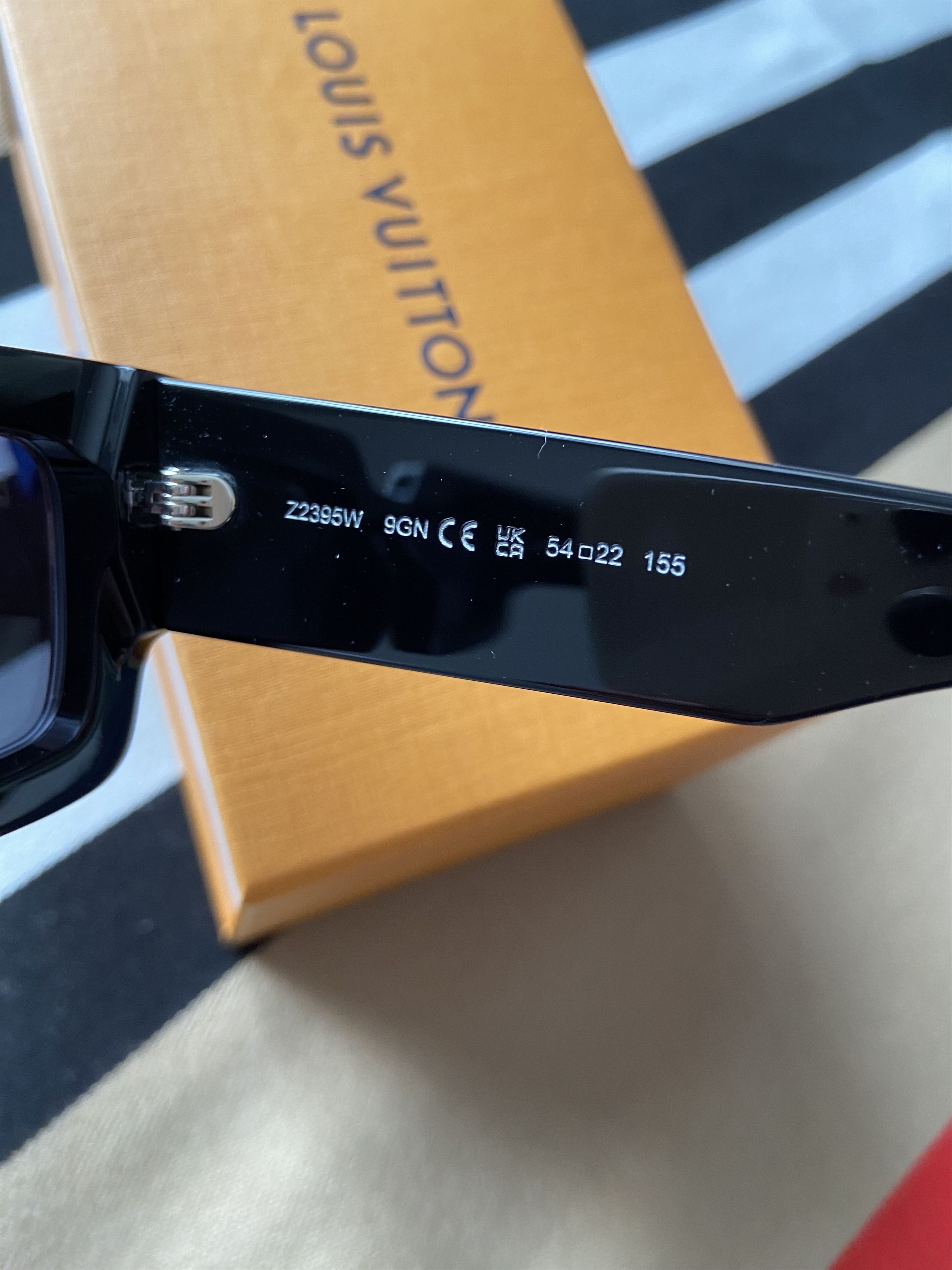 Louis Vuitton New Louis Vuitton Pixel Camo Sunglasses Size ONE SIZE - 8 Thumbnail