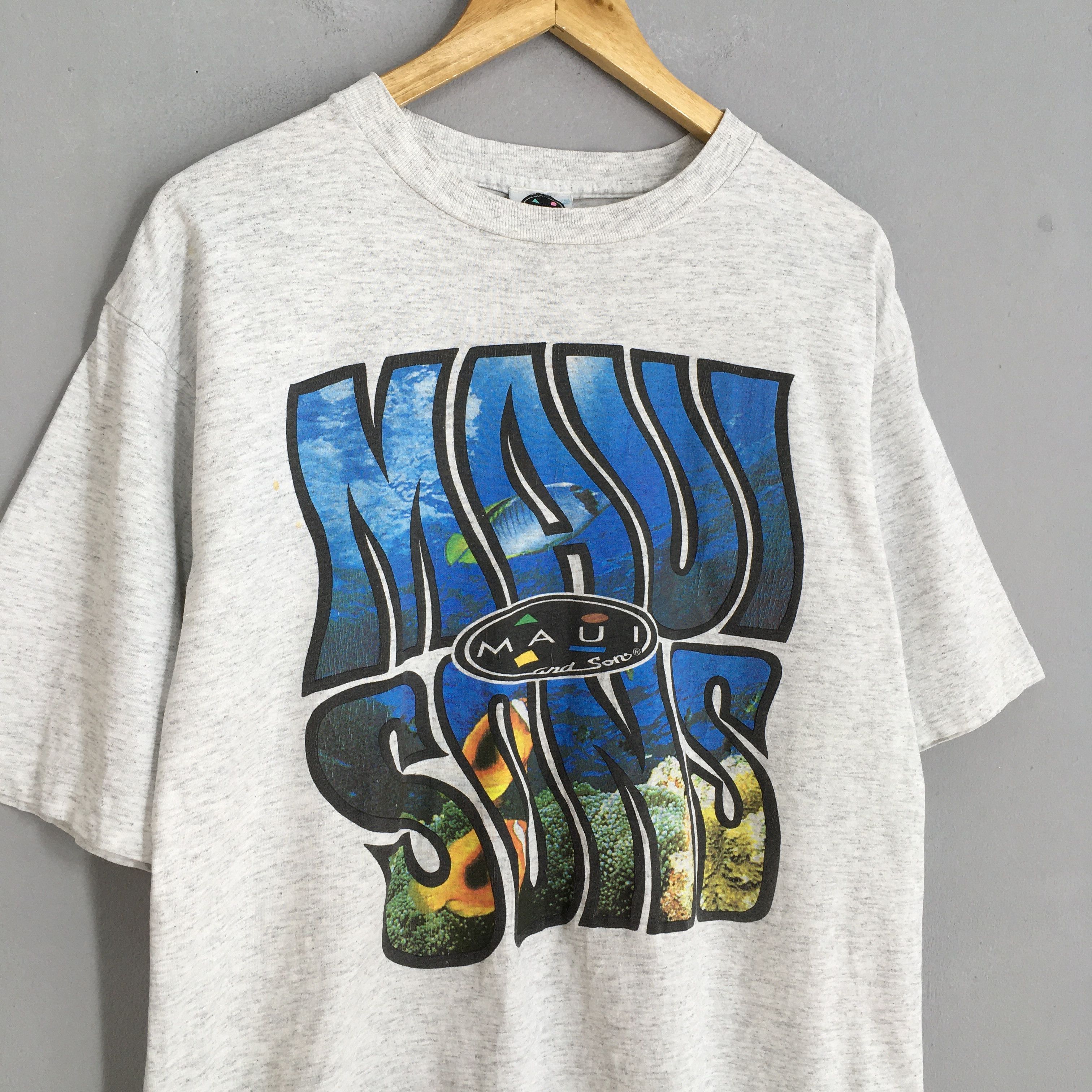 Maui and Sons × Ron Jon Surf Shop Vintage 90's Maui & Sons Sharks Surfing T shirt Medium Size US M / EU 48-50 / 2 - 3 Thumbnail