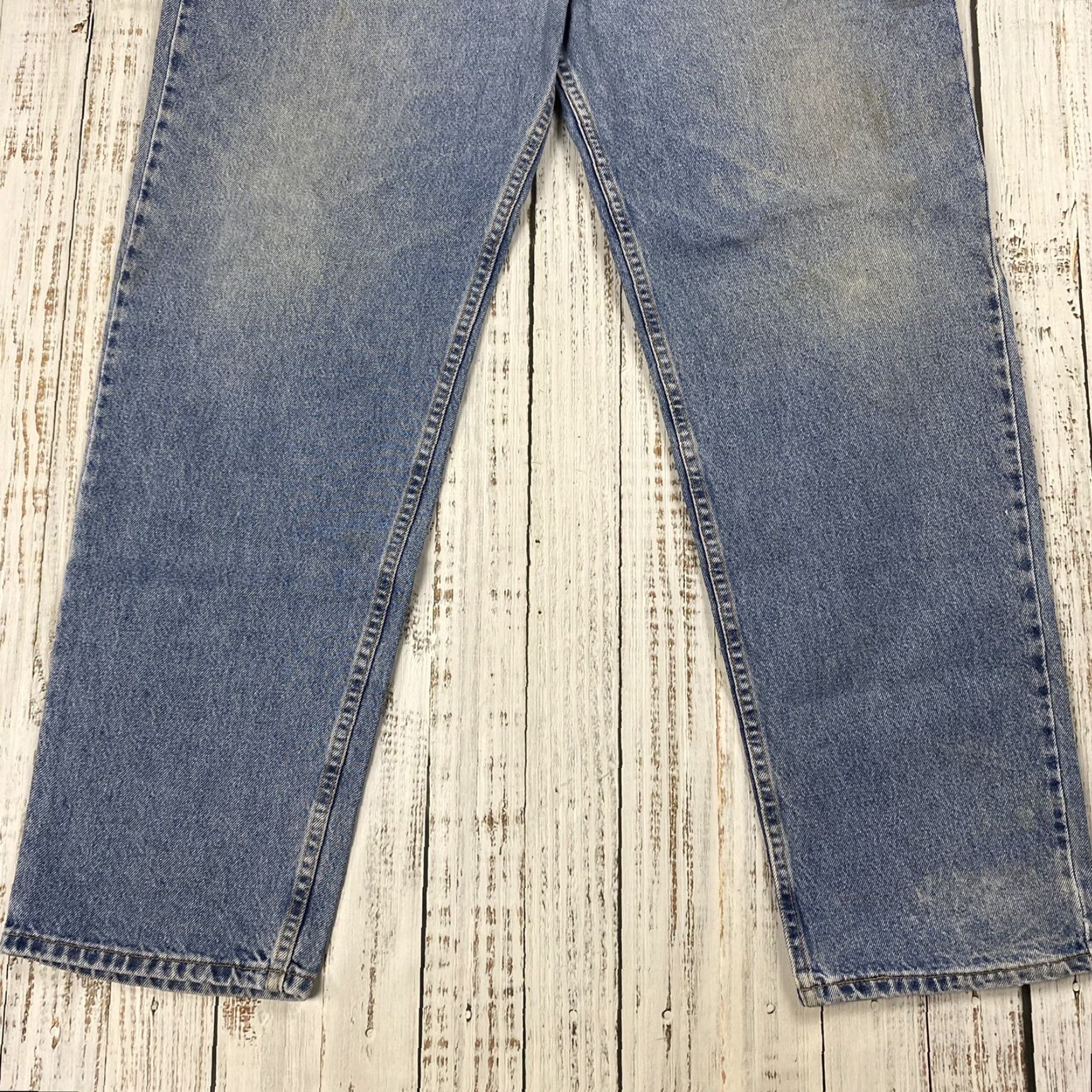 Levi's VINTAGE Levi's 540 Jeans Relaxed Fit 44x32 Blue Light Wash USA Mens Size US 44 / EU 60 - 3 Thumbnail