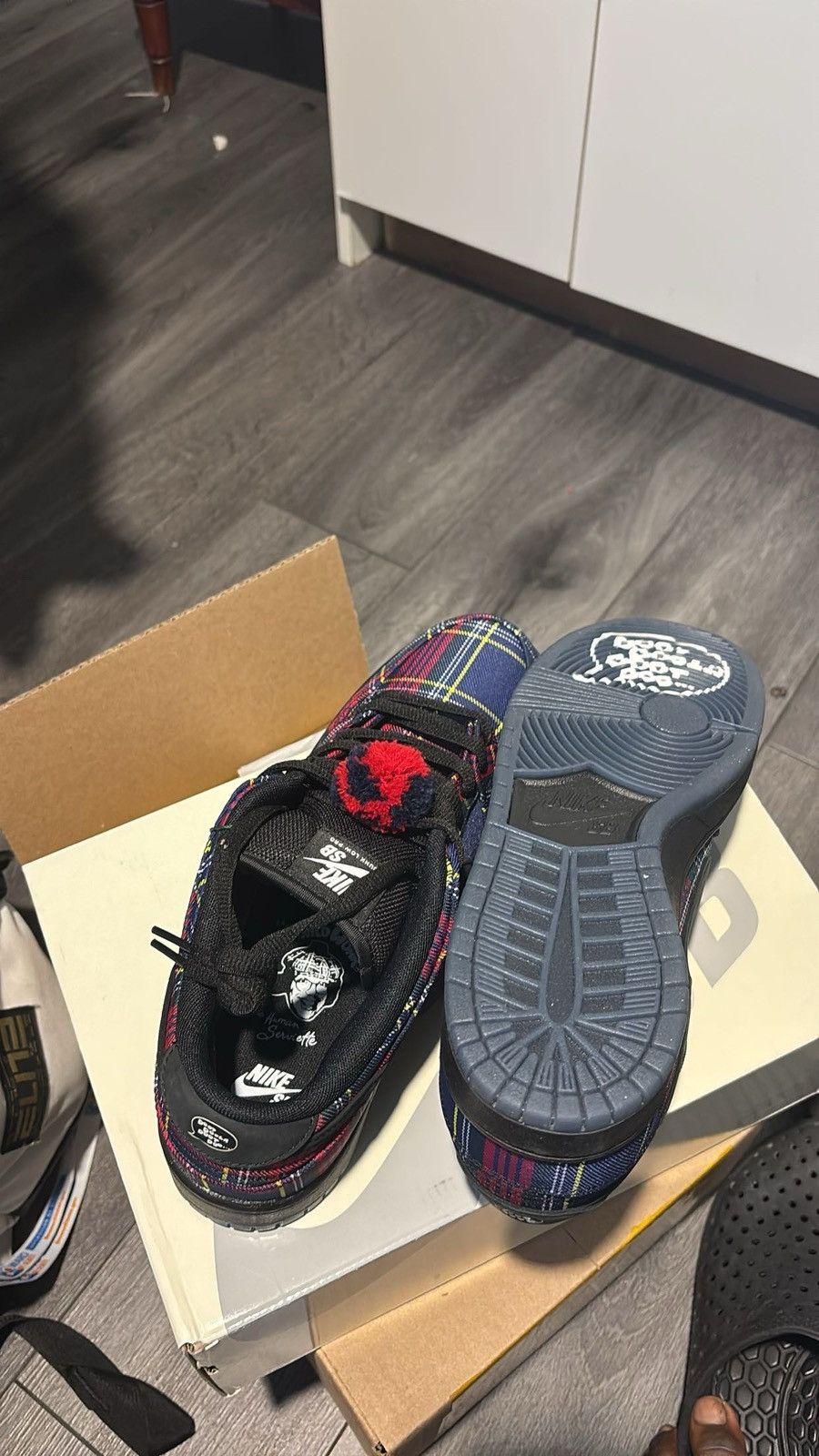 Nike Nike SB Nardwuar Size US 11 / EU 44 - 2 Thumbnail