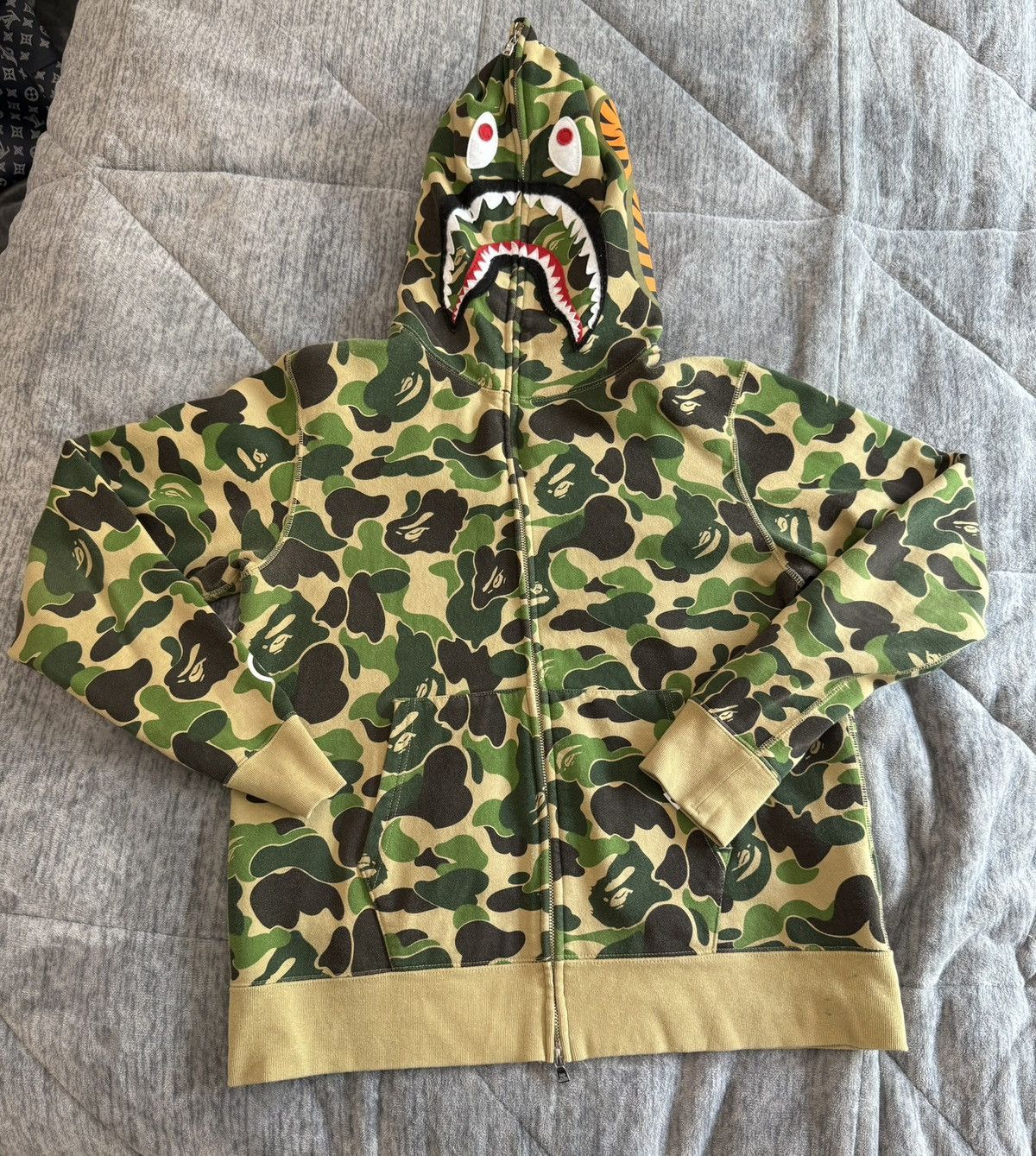 Bape BAPE Shark Full Zip Hoodie Size US L / EU 52-54 / 3 - 1 Thumbnail