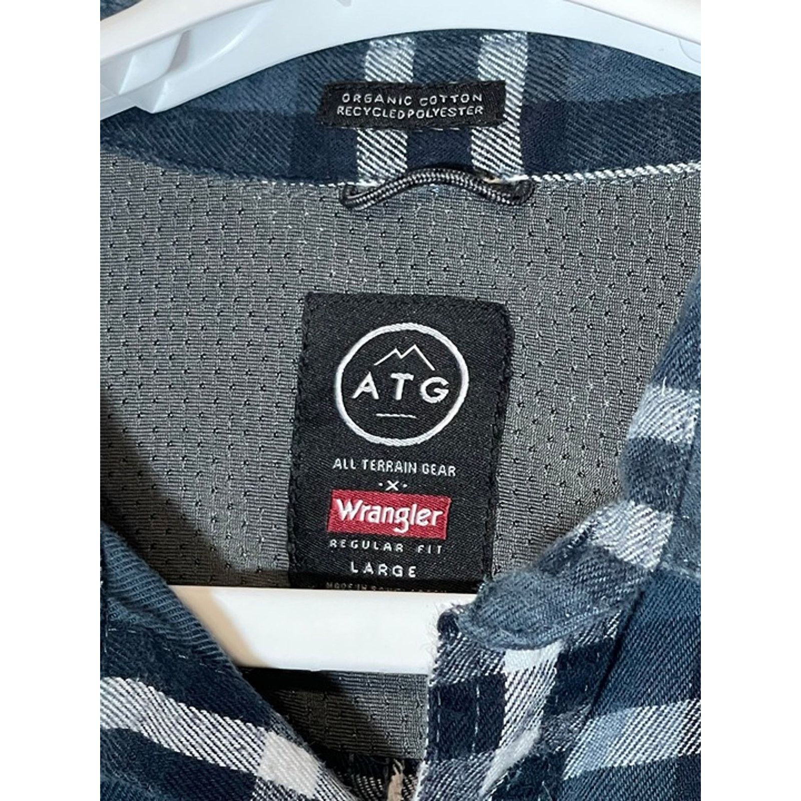 Wrangler Wrangler ATG All Terrain Gear Elbow Patch Button-Up Flannel Size US L / EU 52-54 / 3 - 3 Thumbnail
