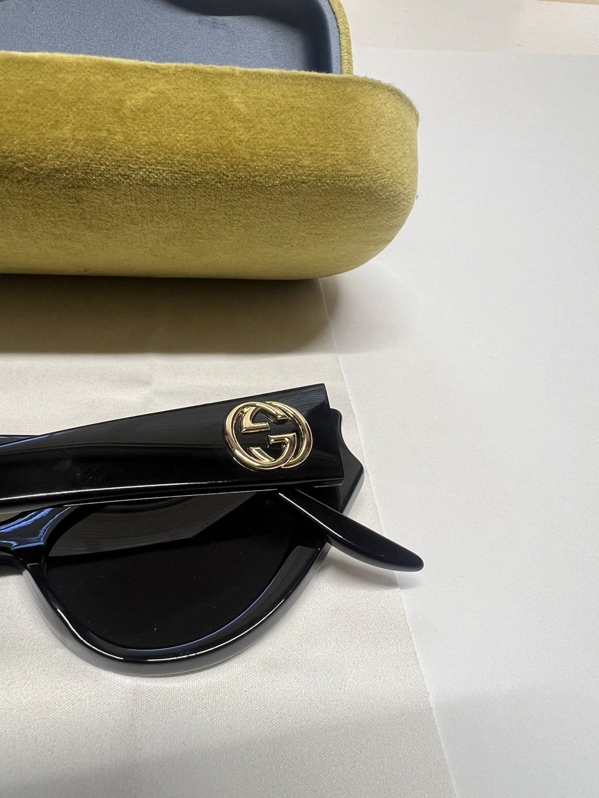 Designer × Gucci × Swarovski Gucci Cat Eye Swarovski Diamond Studded Designer Sunglasses Size ONE SIZE - 9 Thumbnail