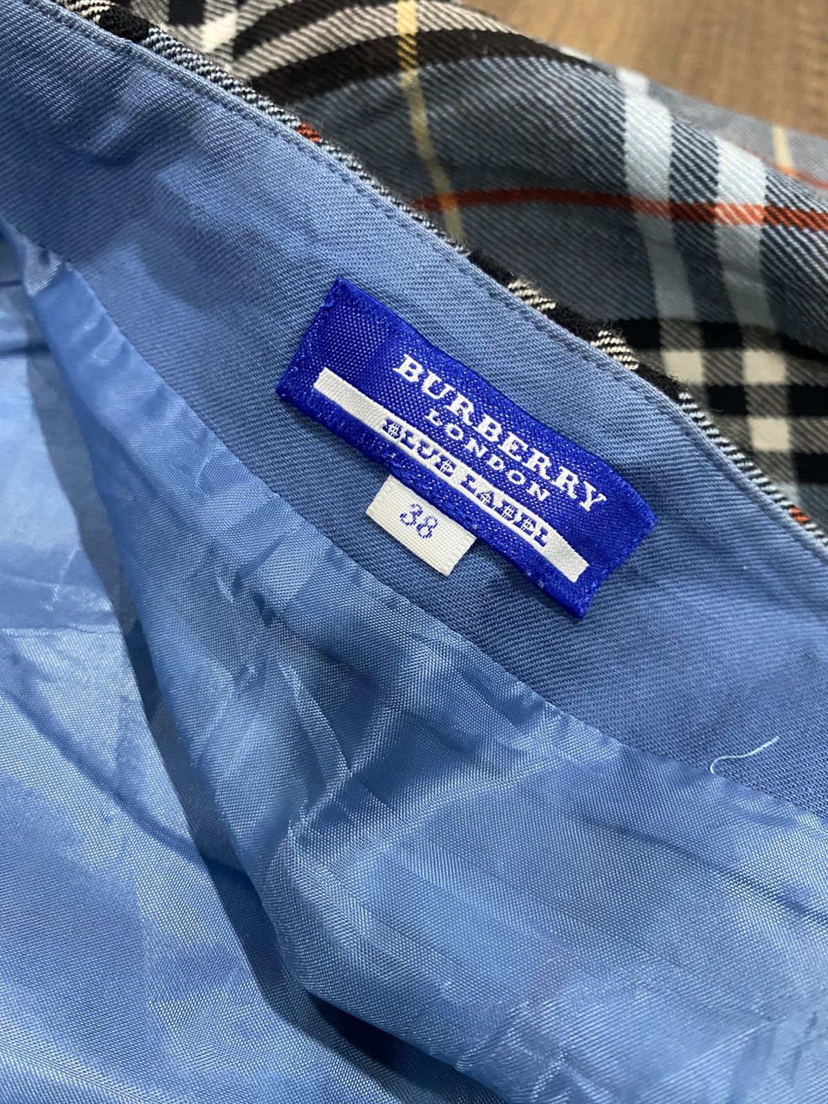 Burberry Vintage Burberry Nova Check Skirt Size 27" / US 4 / IT 40 - 2 Thumbnail