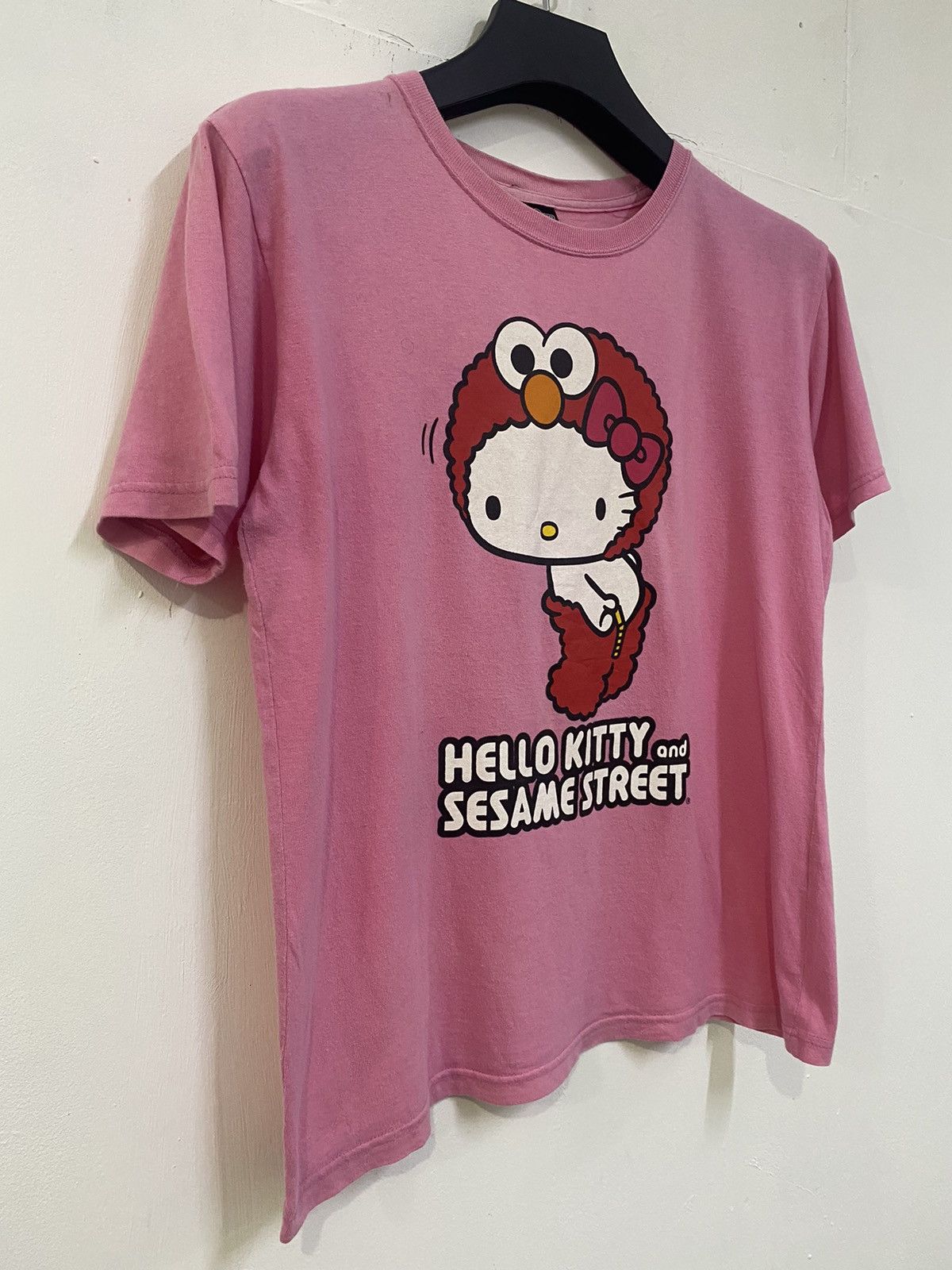 Cartoon Network 💥HELLO KITTY X SESAME STREET BIG PRINTED TEE Size M / US 6-8 / IT 42-44 - 2 Thumbnail