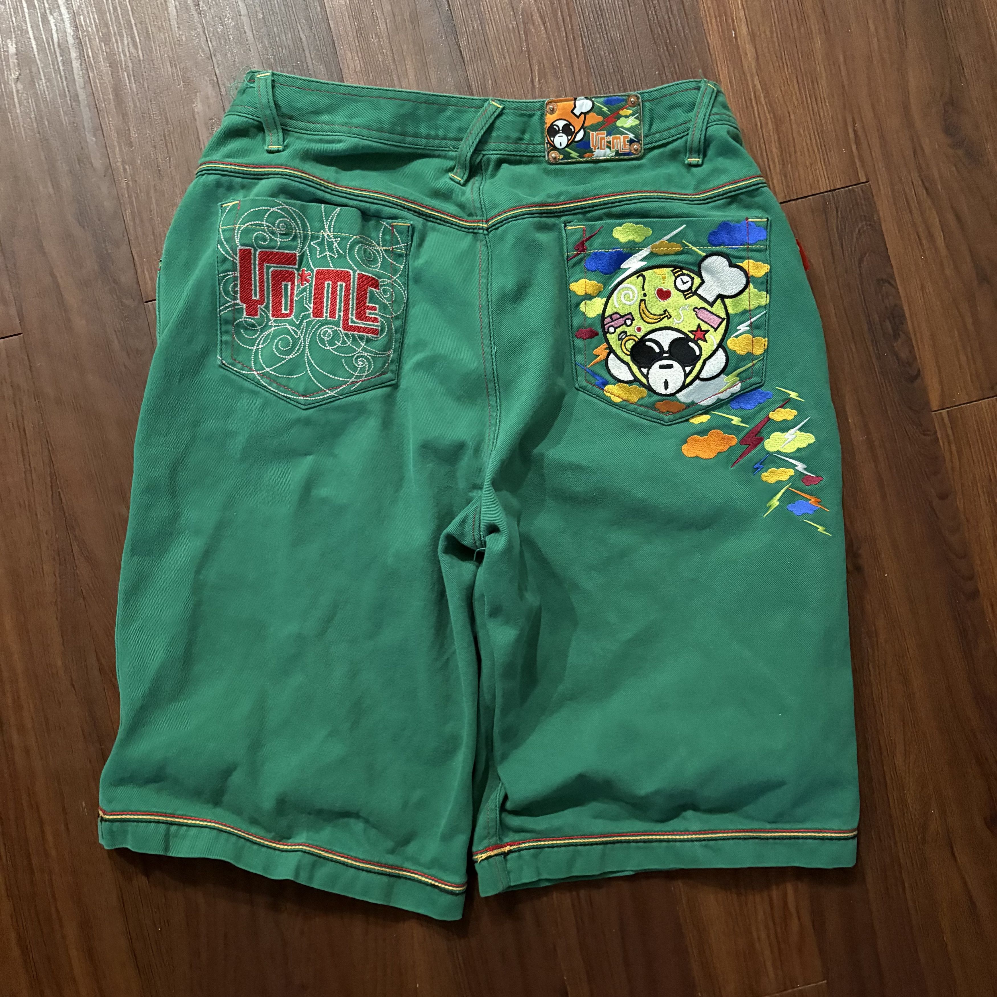 Other YO*ME Green Embroidered Shorts Size US 36 / EU 52 - 1 Thumbnail