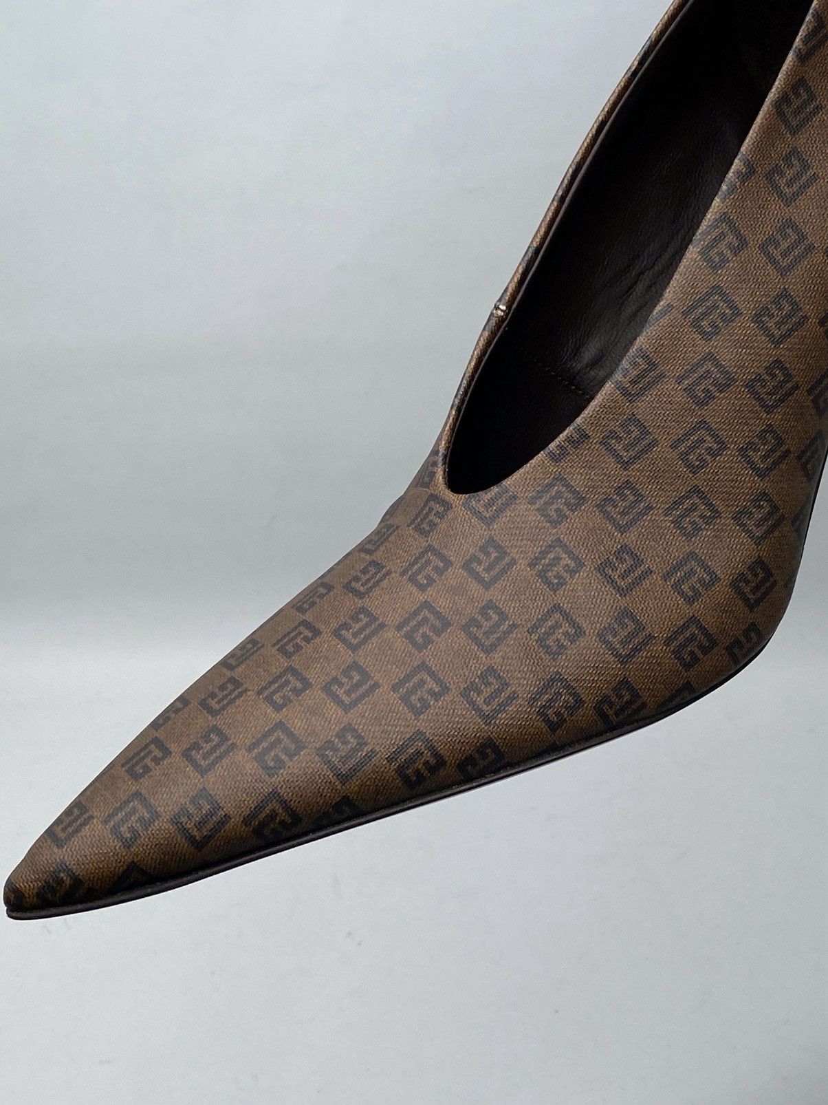 Balmain Balmain Clara-Mini Monogram Pumps size 37.5 Size US 7.5 / IT 37.5 - 11 Thumbnail