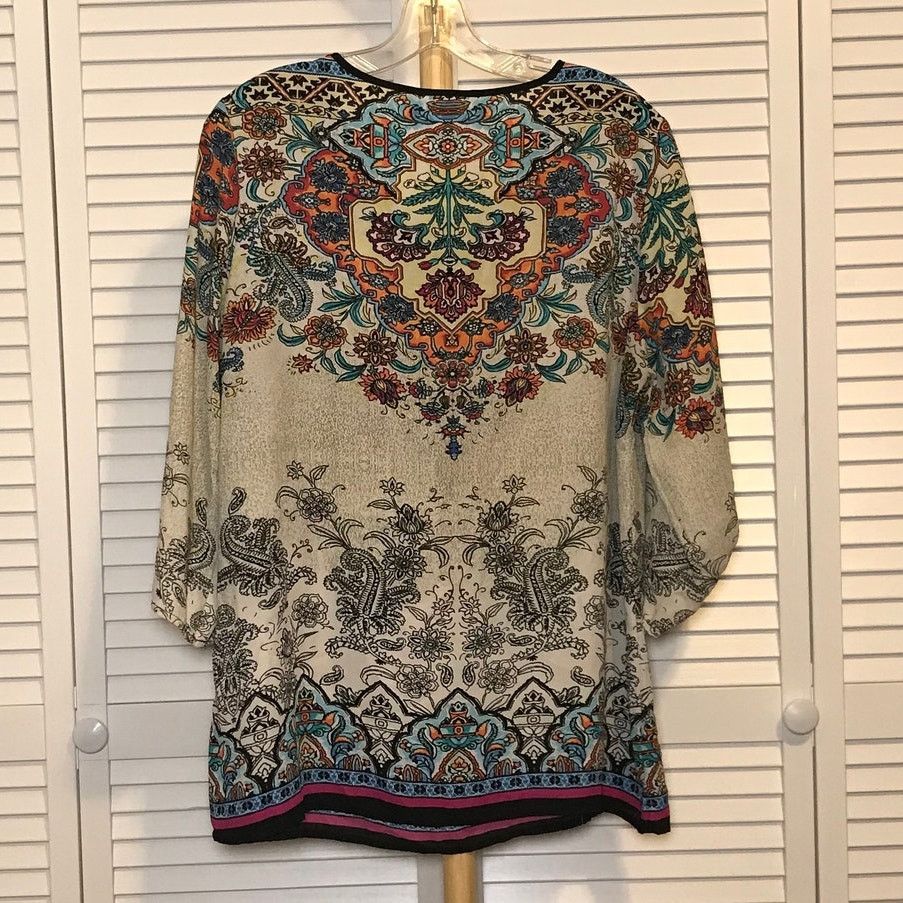 Other DressBarn Floral Geometric V-Neck 3/4 Sleeve Blouse L Size L / US 10 / IT 46 - 2 Thumbnail