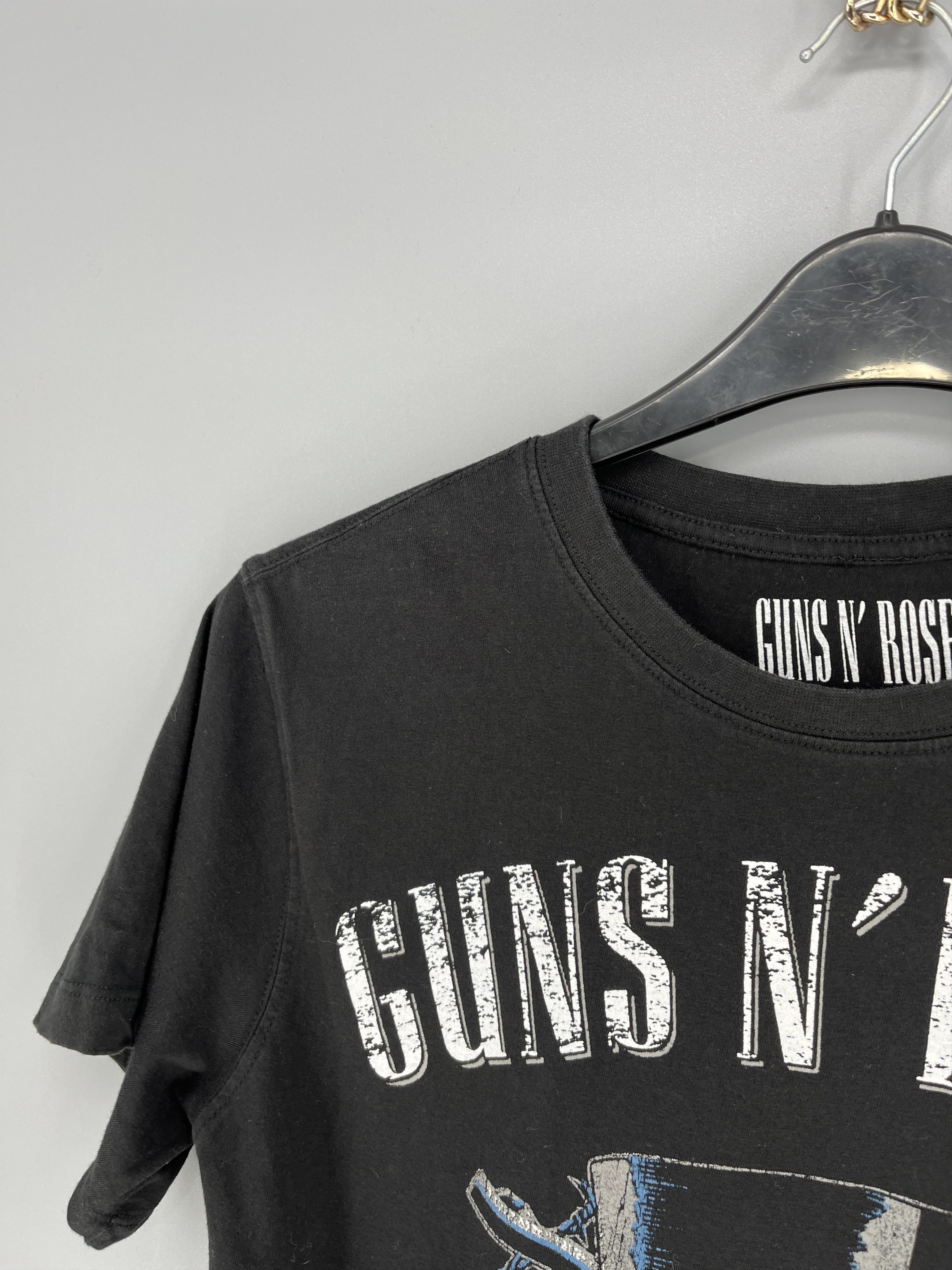 Band Tees Vintage Y2K Guns And Roses Tee Band Rock Metal Streetwear Size US S / EU 44-46 / 1 - 7 Thumbnail