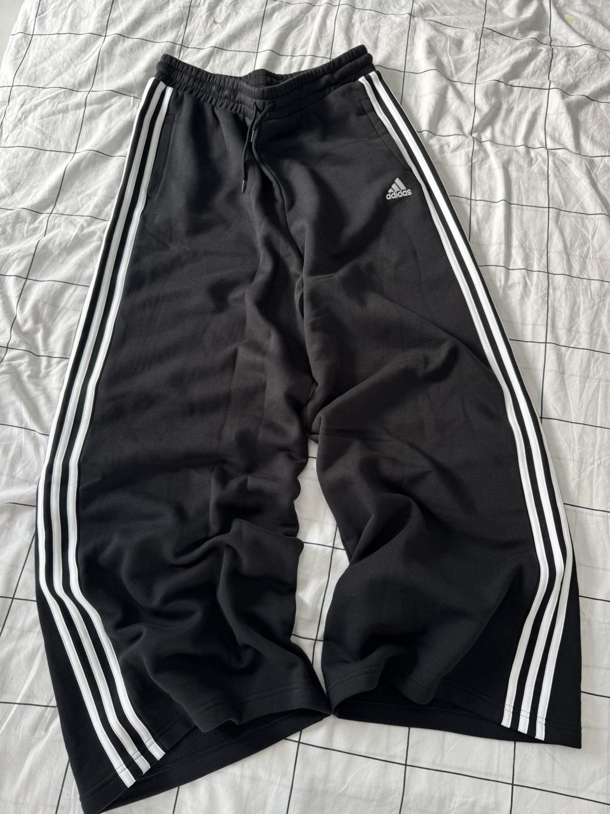 Adidas Unisex Adidas Balenciaga Style baggy Cotton Track Sweatpants Size US 33 - 23 Thumbnail