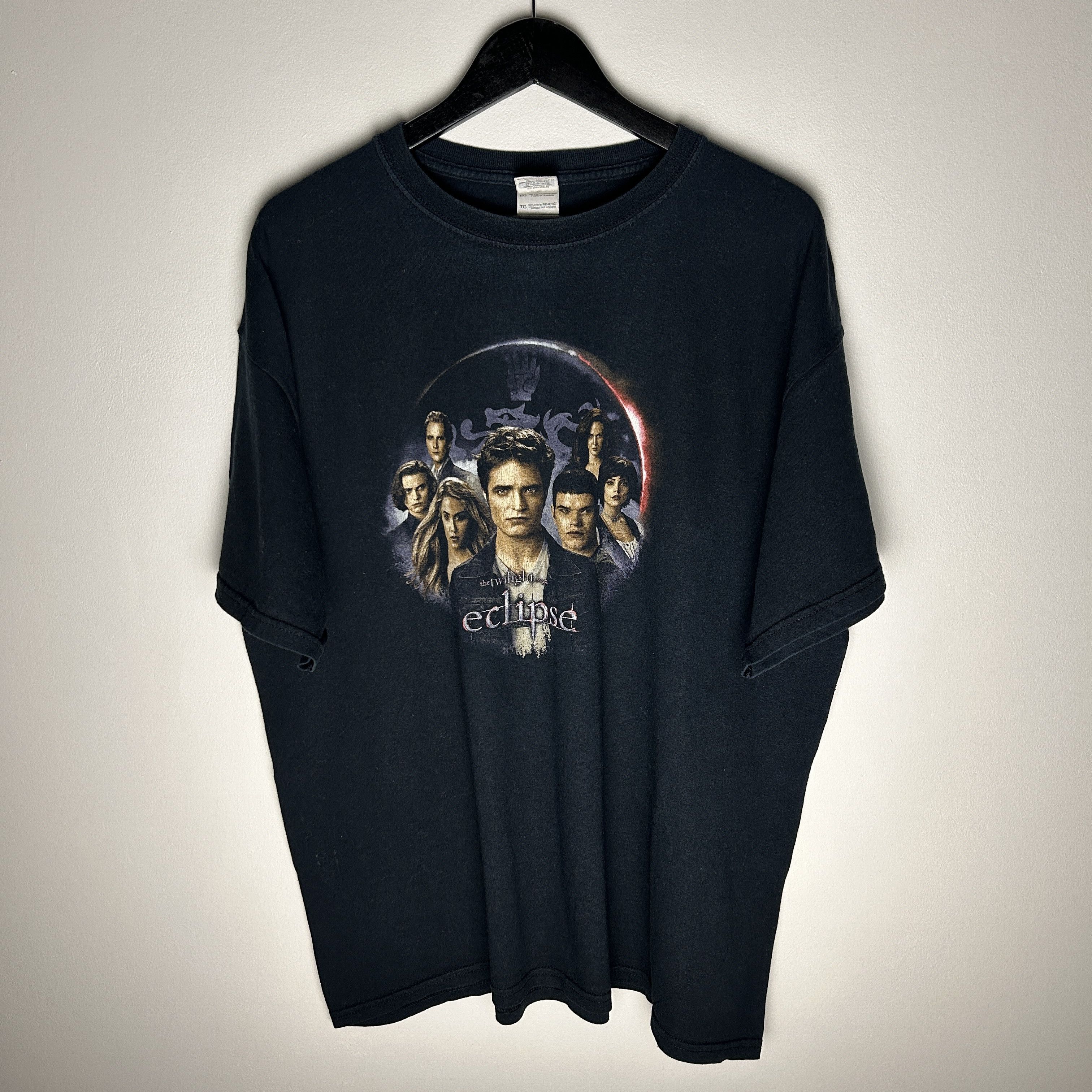 Vintage Vintage Twilight Eclipse Movie T-shirt Size US XL / EU 56 / 4 - 1 Thumbnail