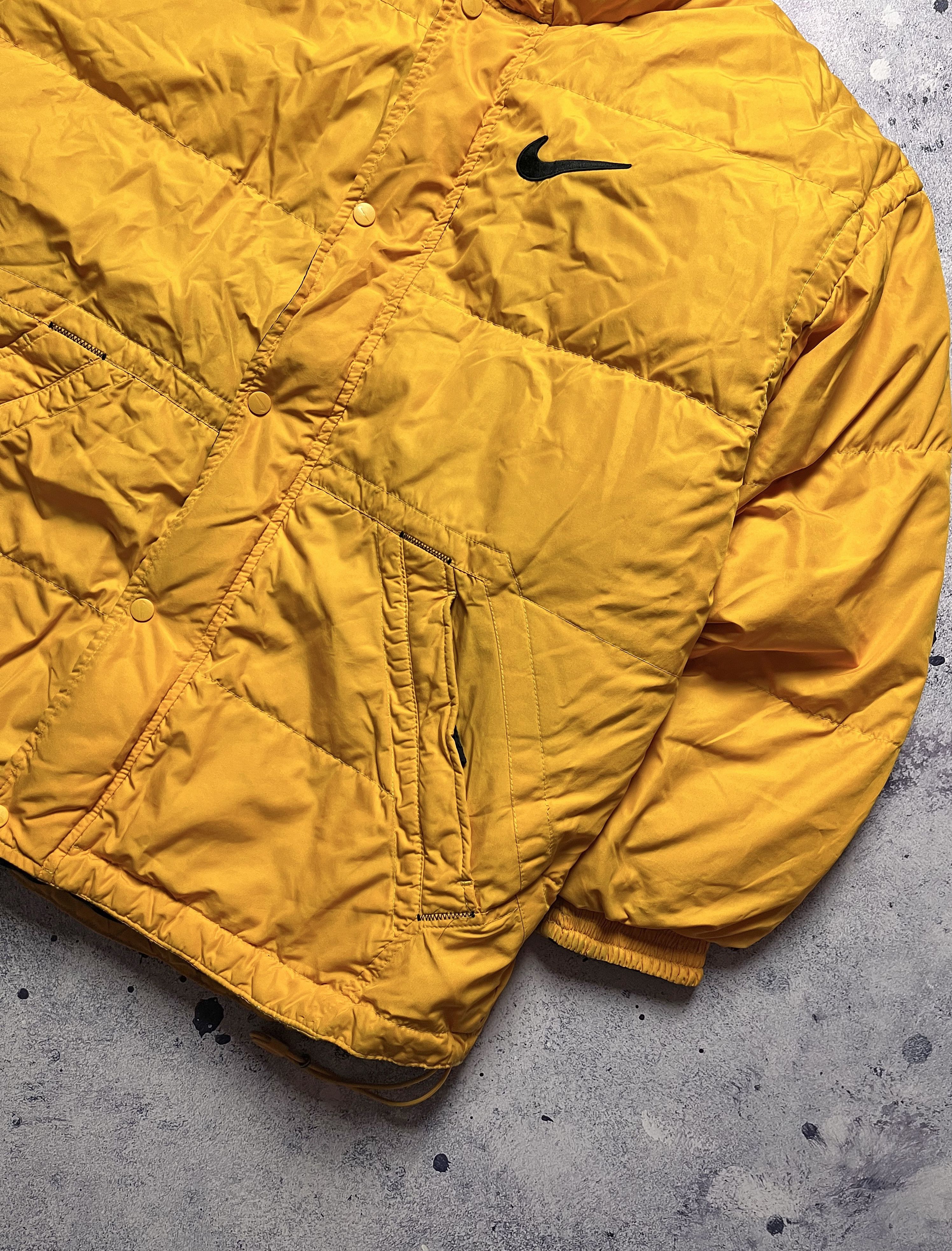 Nike Nike 90's Vintage Big Logo Light Puffer Jacket Gorpcore Size US L / EU 52-54 / 3 - 2 Thumbnail