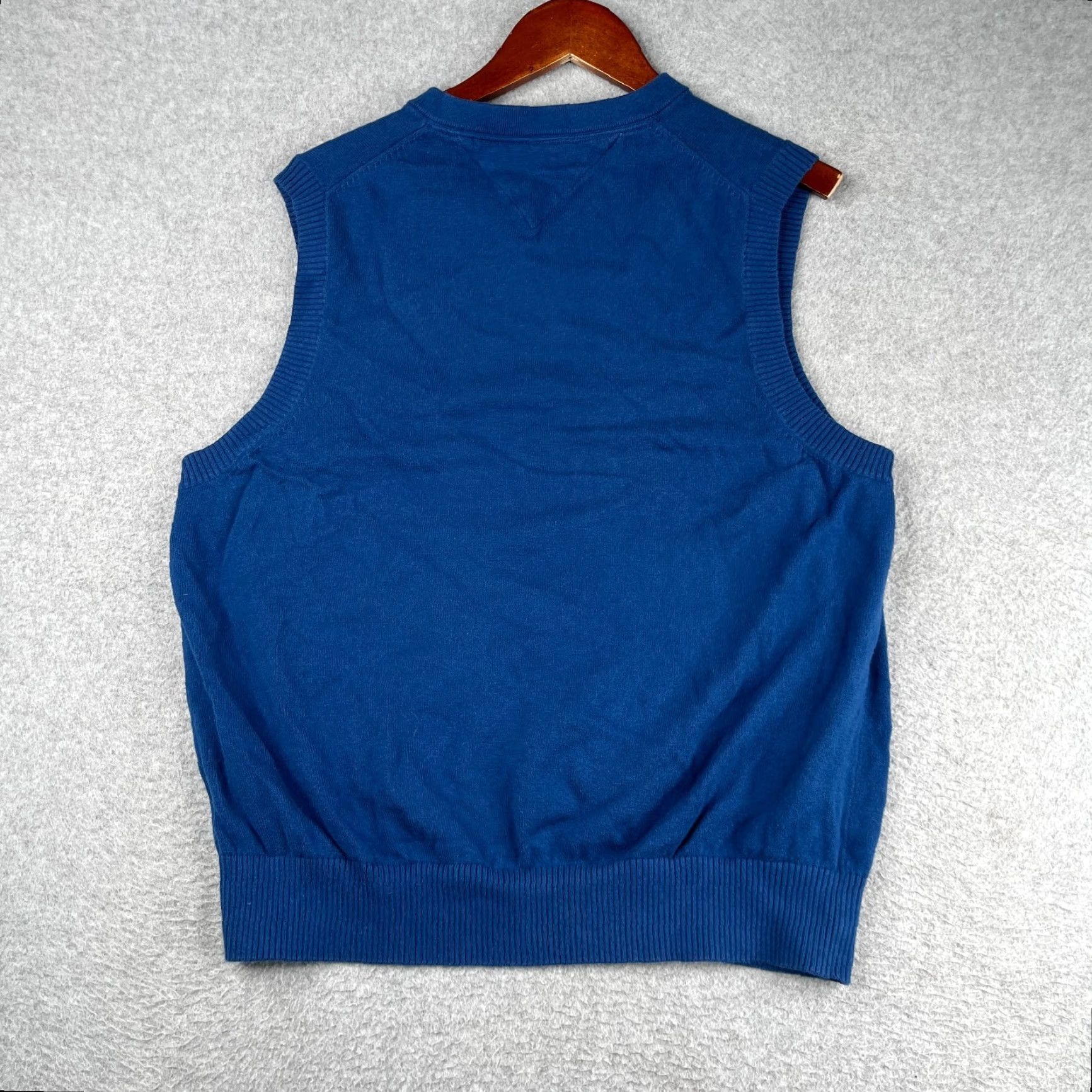 Tommy Hilfiger Tommy Hilfiger Seater Vest Mens Medium Blue Embroidered Logo V-Neck Preppy Vest Sweater Men Regular Fit Knit Cotton Sleeveless Short Sleeve? Size US M / EU 48-50 / 2 - 7 Thumbnail