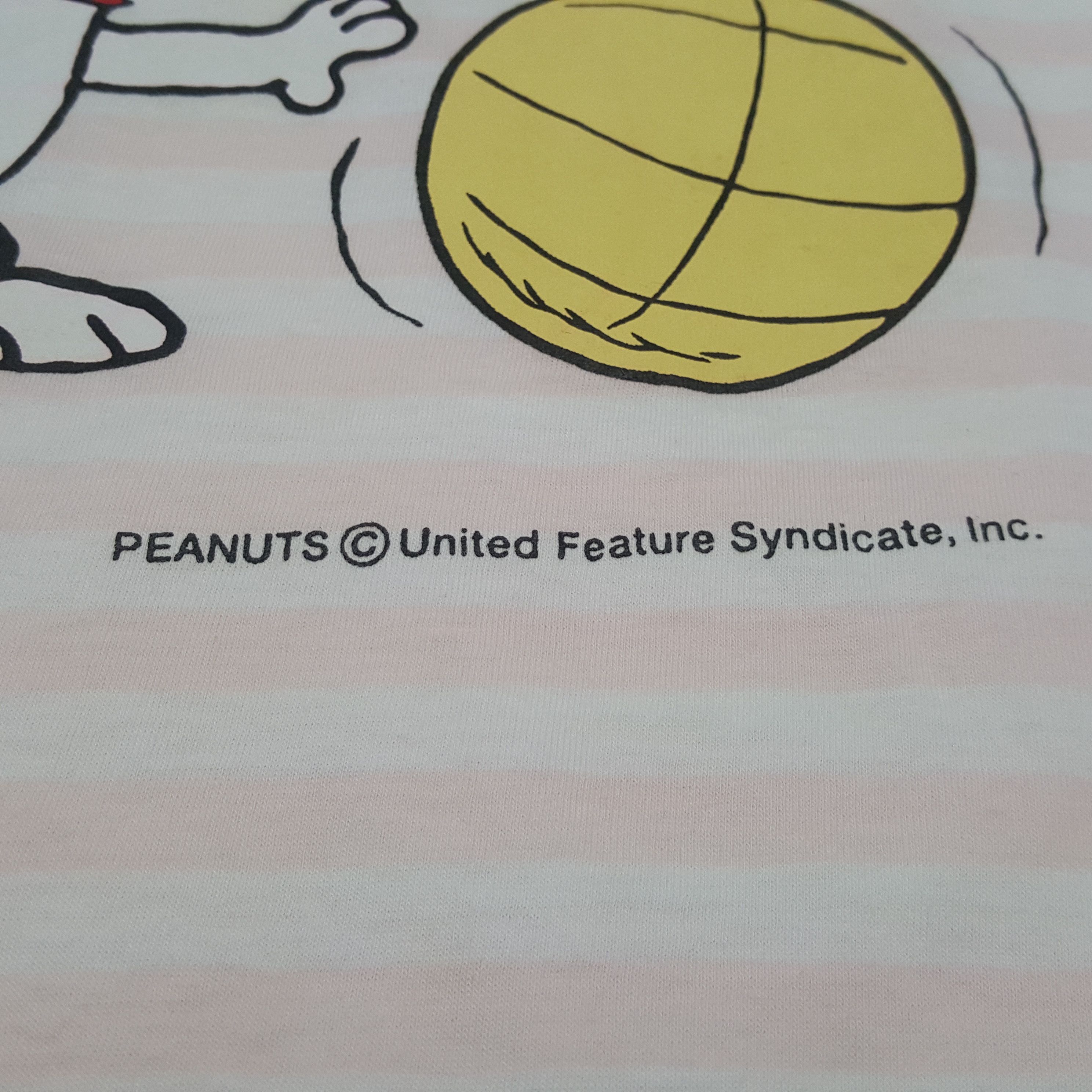 Vintage Snoopy Cartoon Tshirt RR23 Size US L / EU 52-54 / 3 - 6 Thumbnail