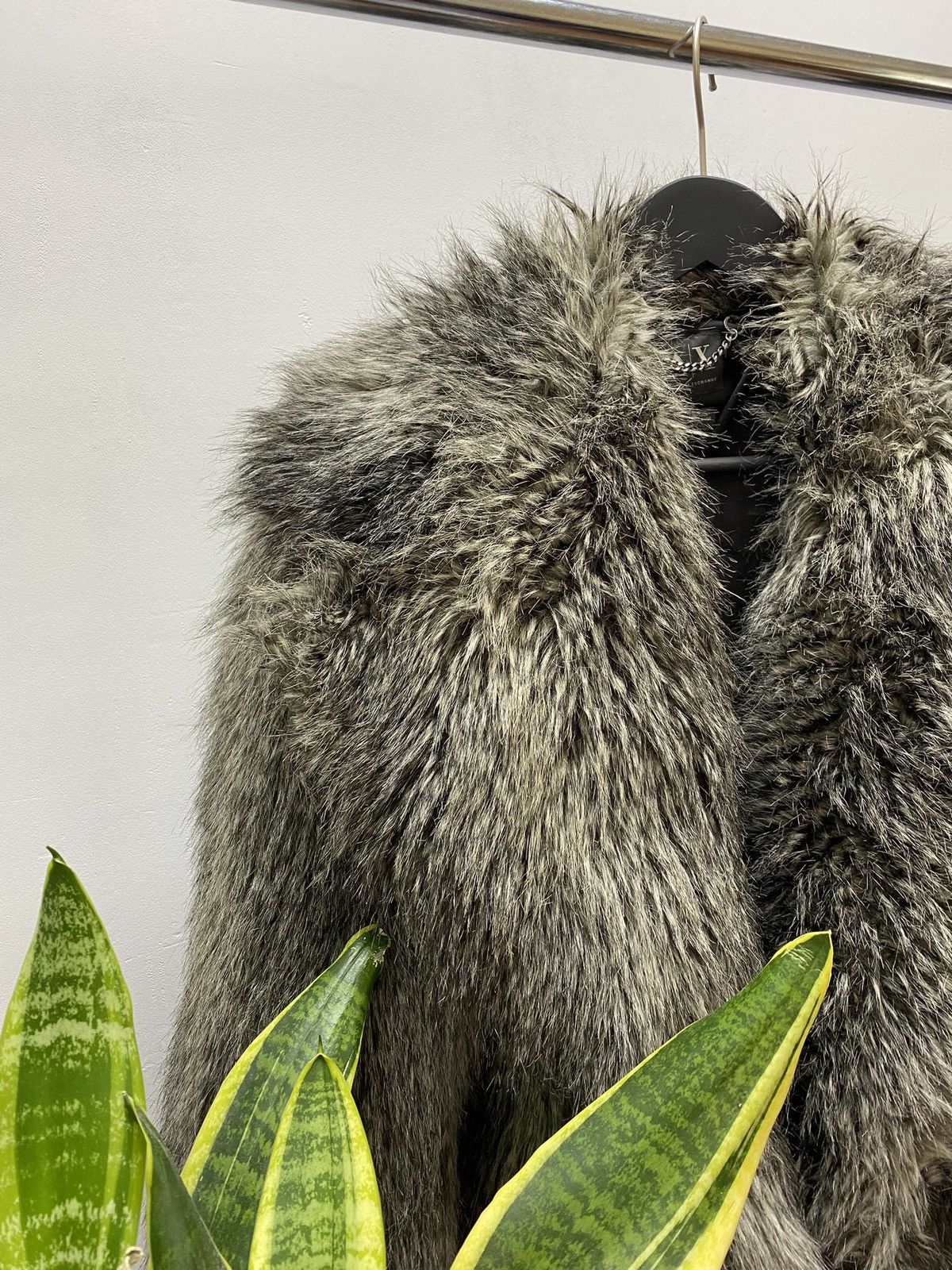 Armani × Vintage Women’s Armani Exchange Fur Coat Jacket Size M / US 6-8 / IT 42-44 - 4 Thumbnail