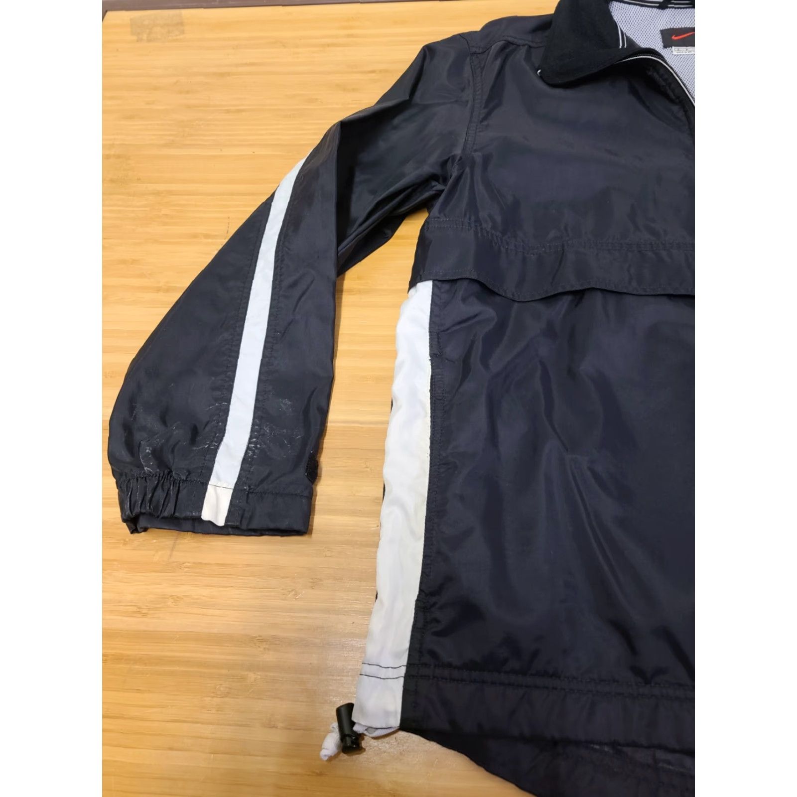 Nike VINTAGE Nike Windbreaker Jacket S Mens Black Nylon Nylon Solid Zip 90s Swoosh 90s Decade Size US S / EU 44-46 / 1 - 3 Thumbnail