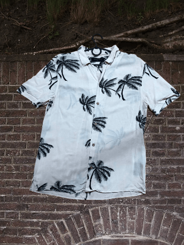 Allsaints Y2K shirt Allsaints size S Vintage hawaiian style Size US S / EU 44-46 / 1 - 1 Thumbnail