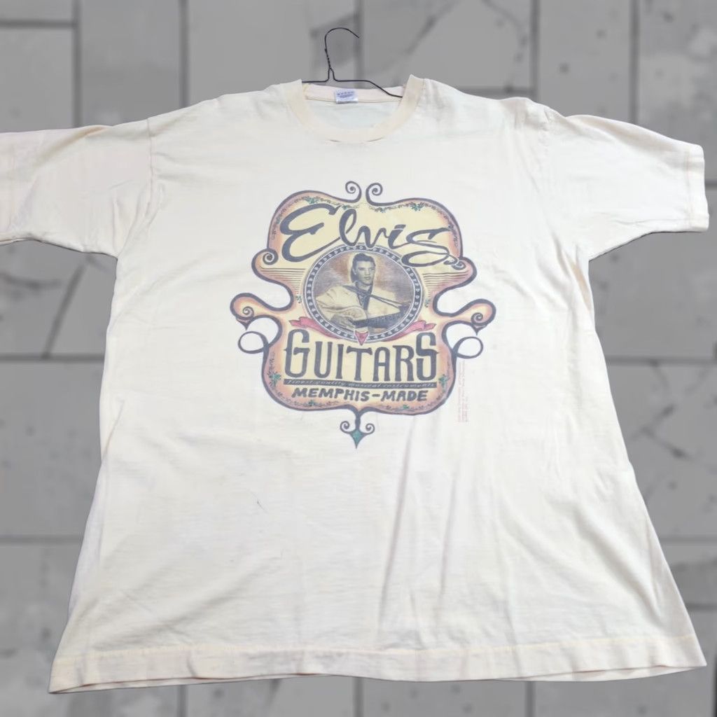 Vintage VINTAGE Elvis Guitars Mens T-shirt XL Beige USA Graphic Print Crew Neck Short Sleeve American Vintage 1995 Size US XL / EU 56 / 4 - 1 Thumbnail
