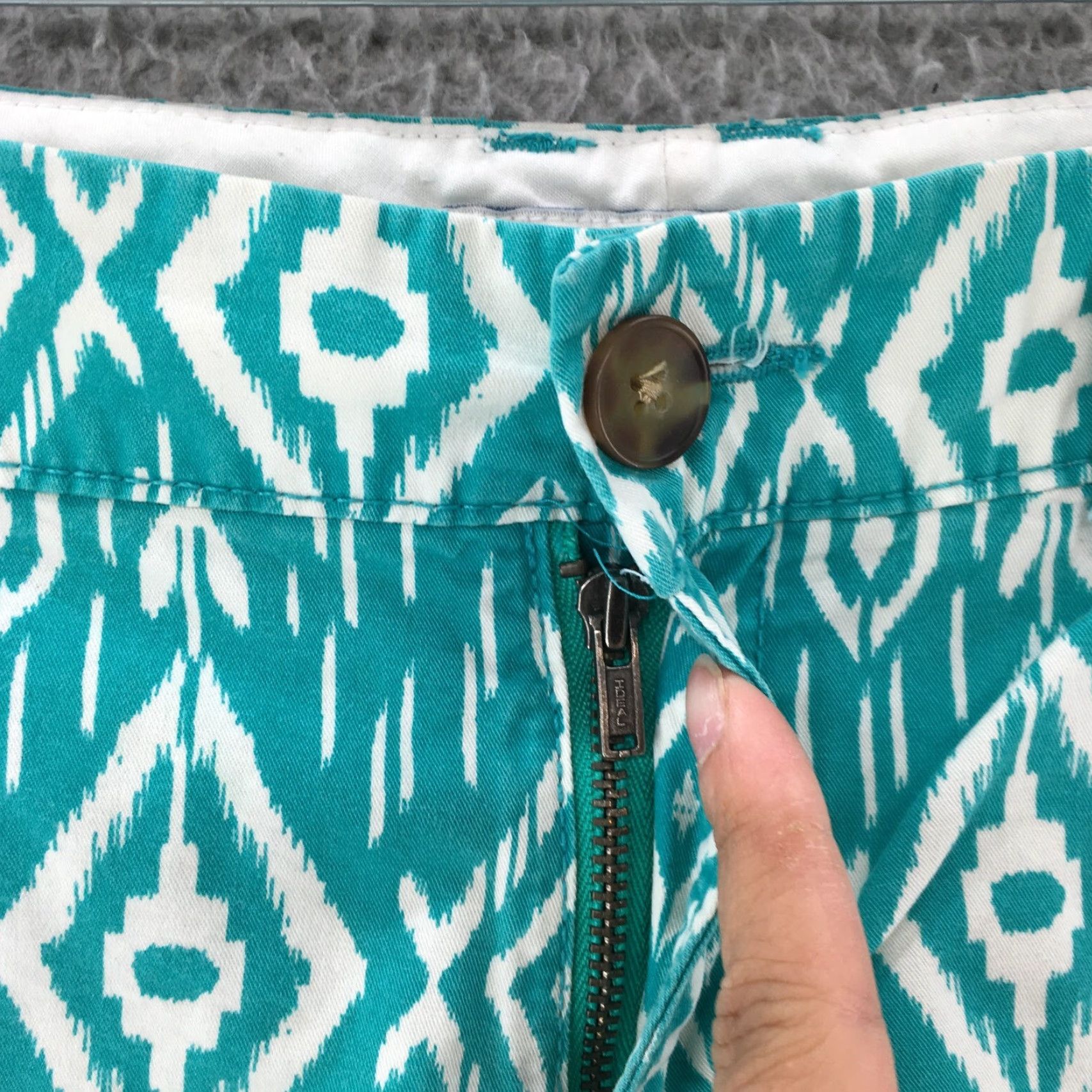 Old Navy Old Navy Chino Shorts Womens 4 Blue Cotton Mid Rise Side Pocket Zip Fly Casual Size 27" / US 4 / IT 40 - 3 Thumbnail